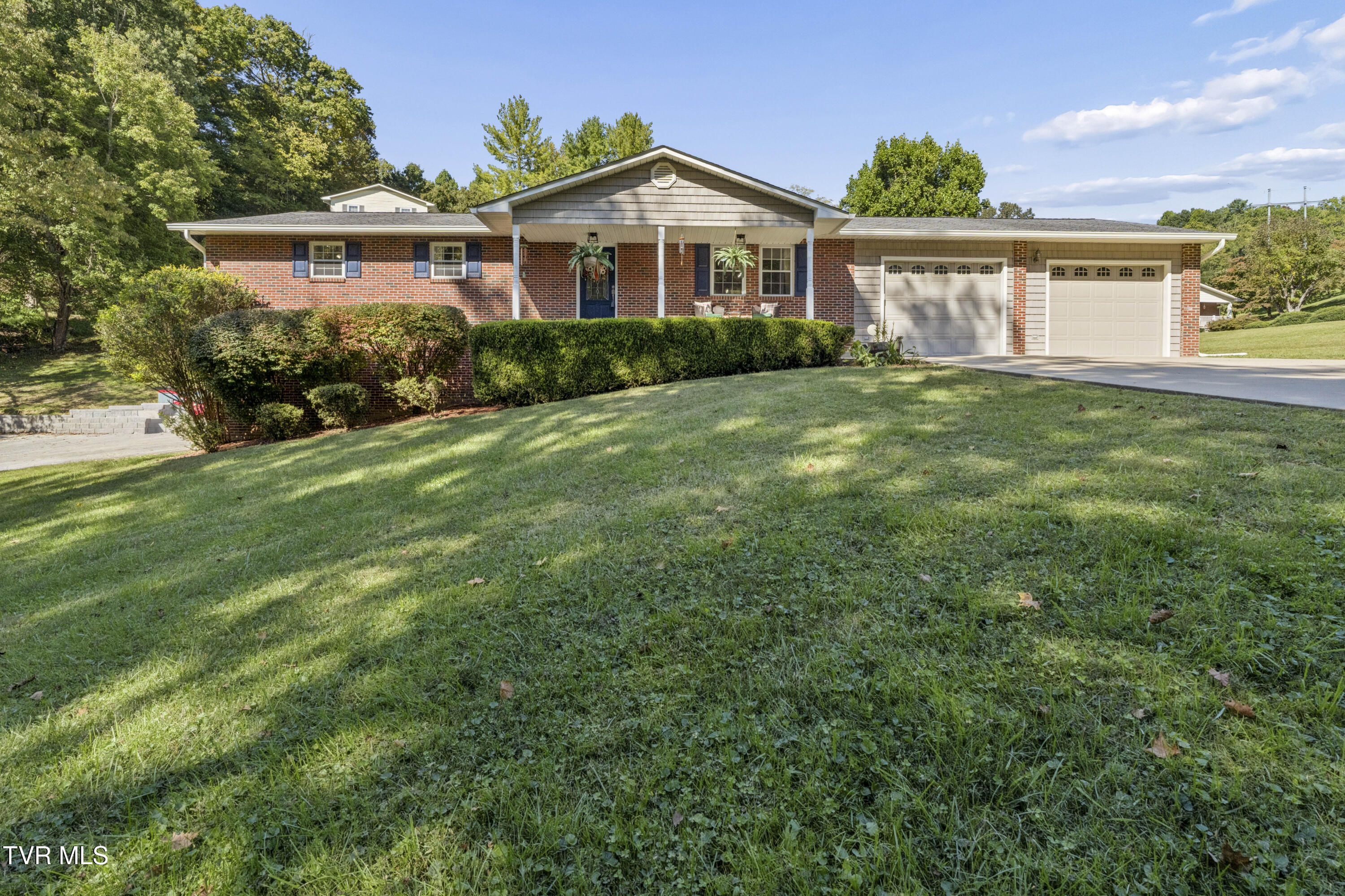413 Greenbrook Circle — photo