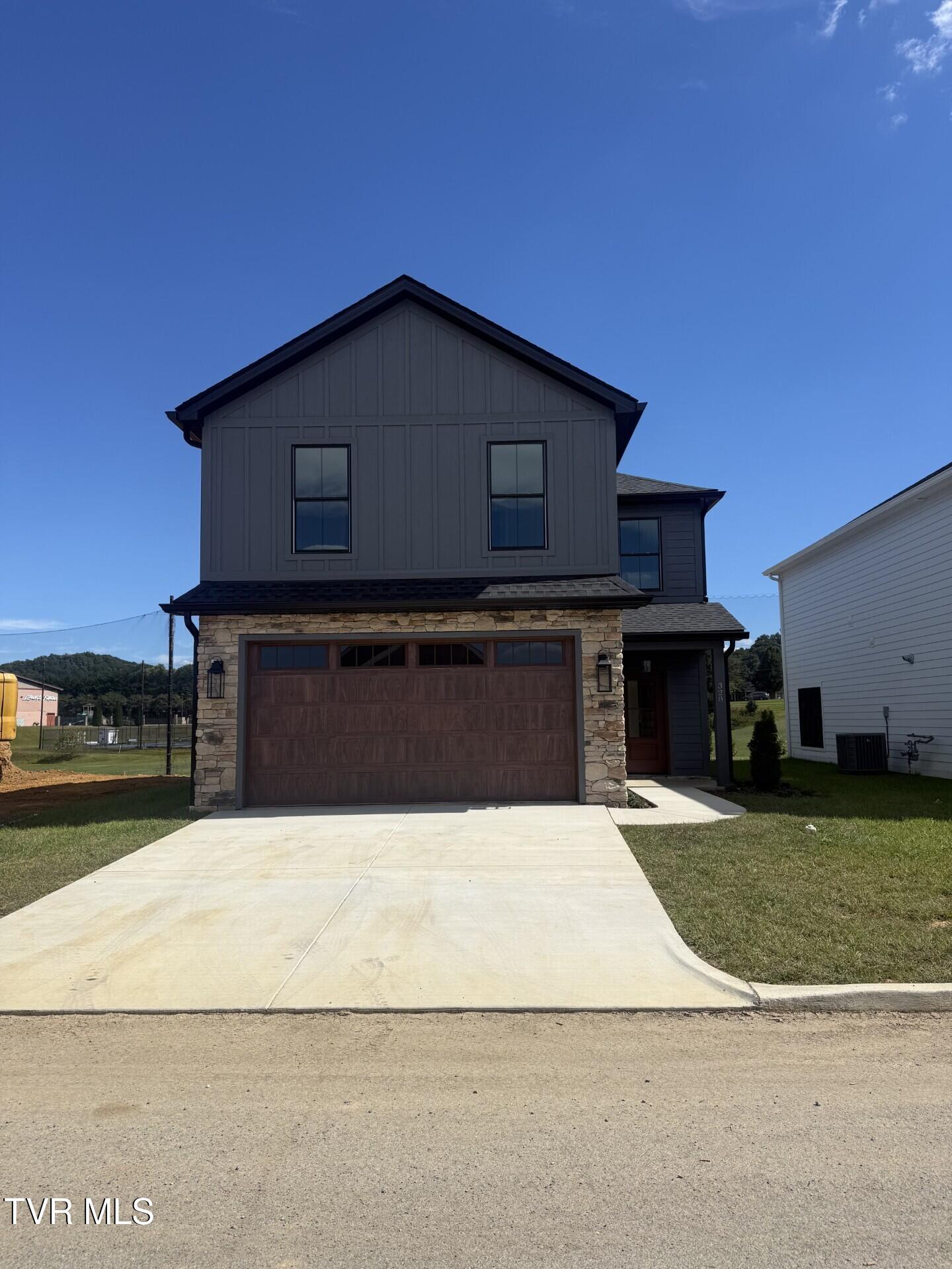 328 Monroe Drive — photo