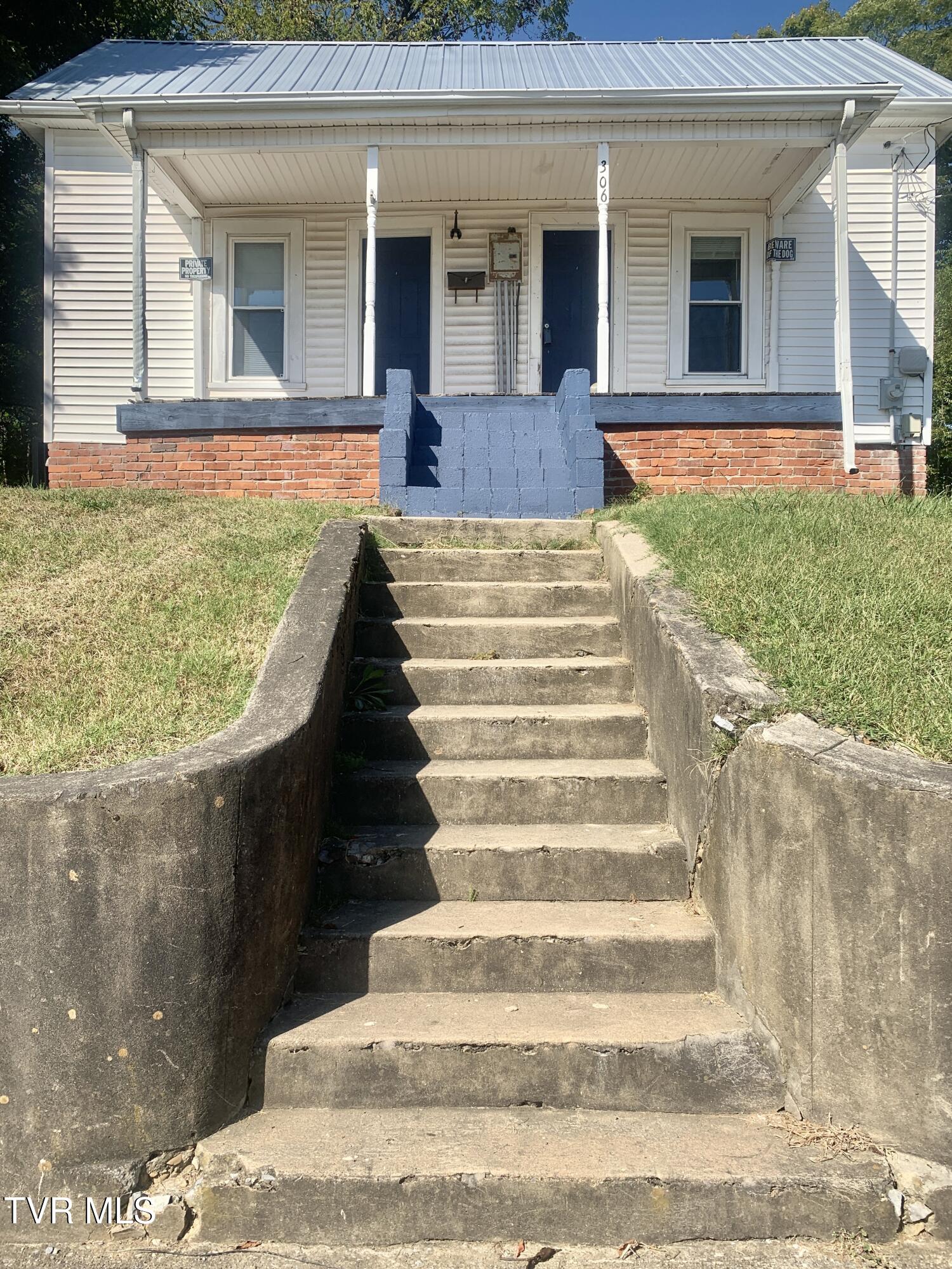 306 Davis Street — photo