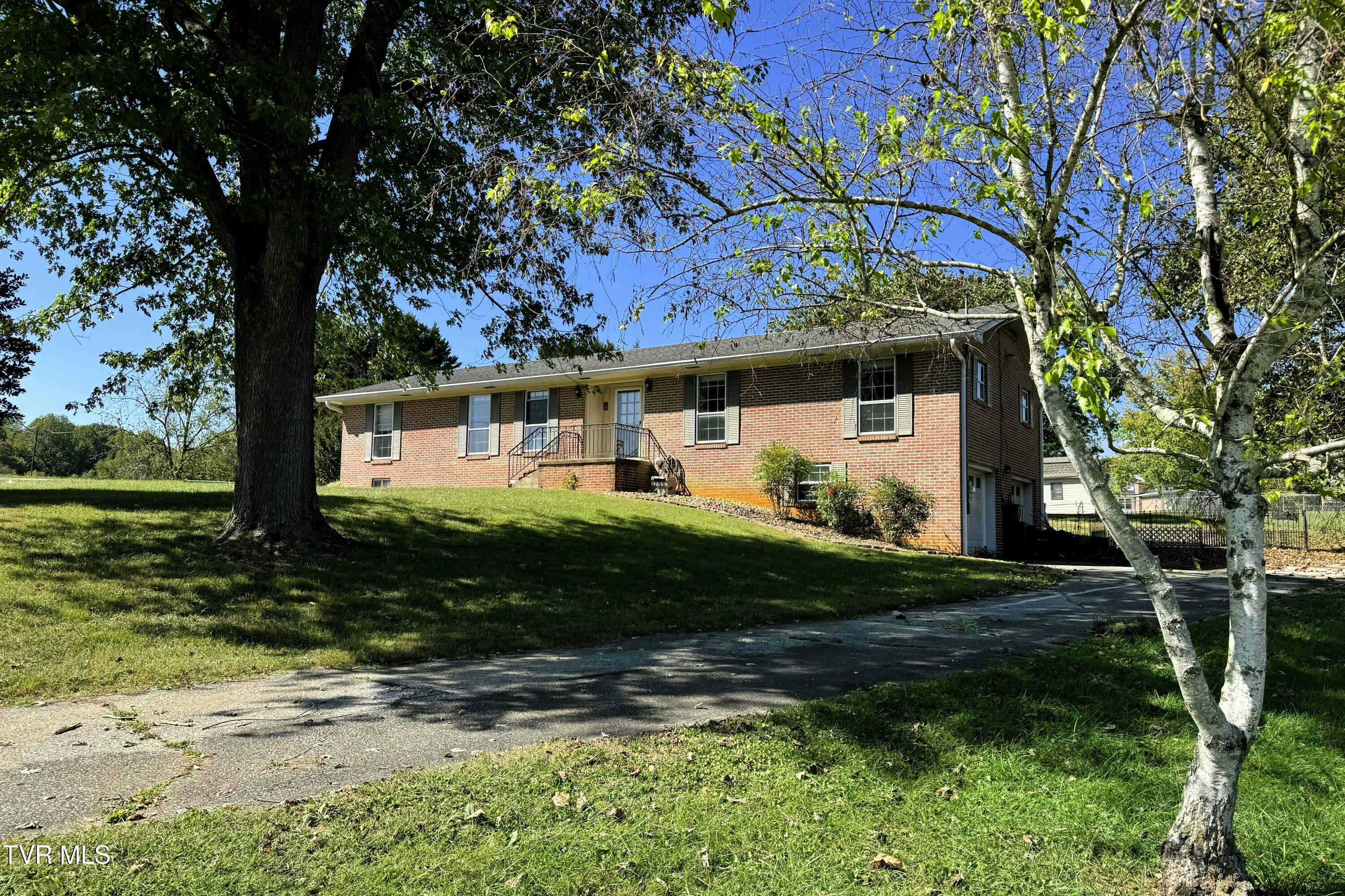 406 Oriole Drive — photo