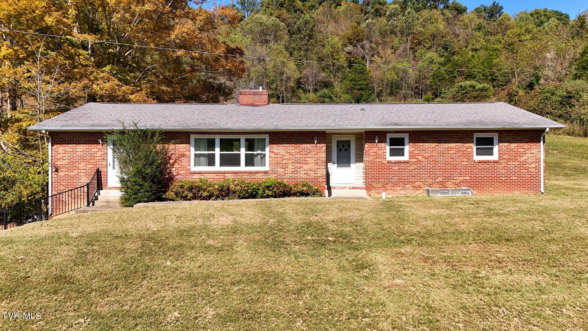5027 Potter Road — photo