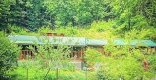 9122 Pickens Gap Road — photo