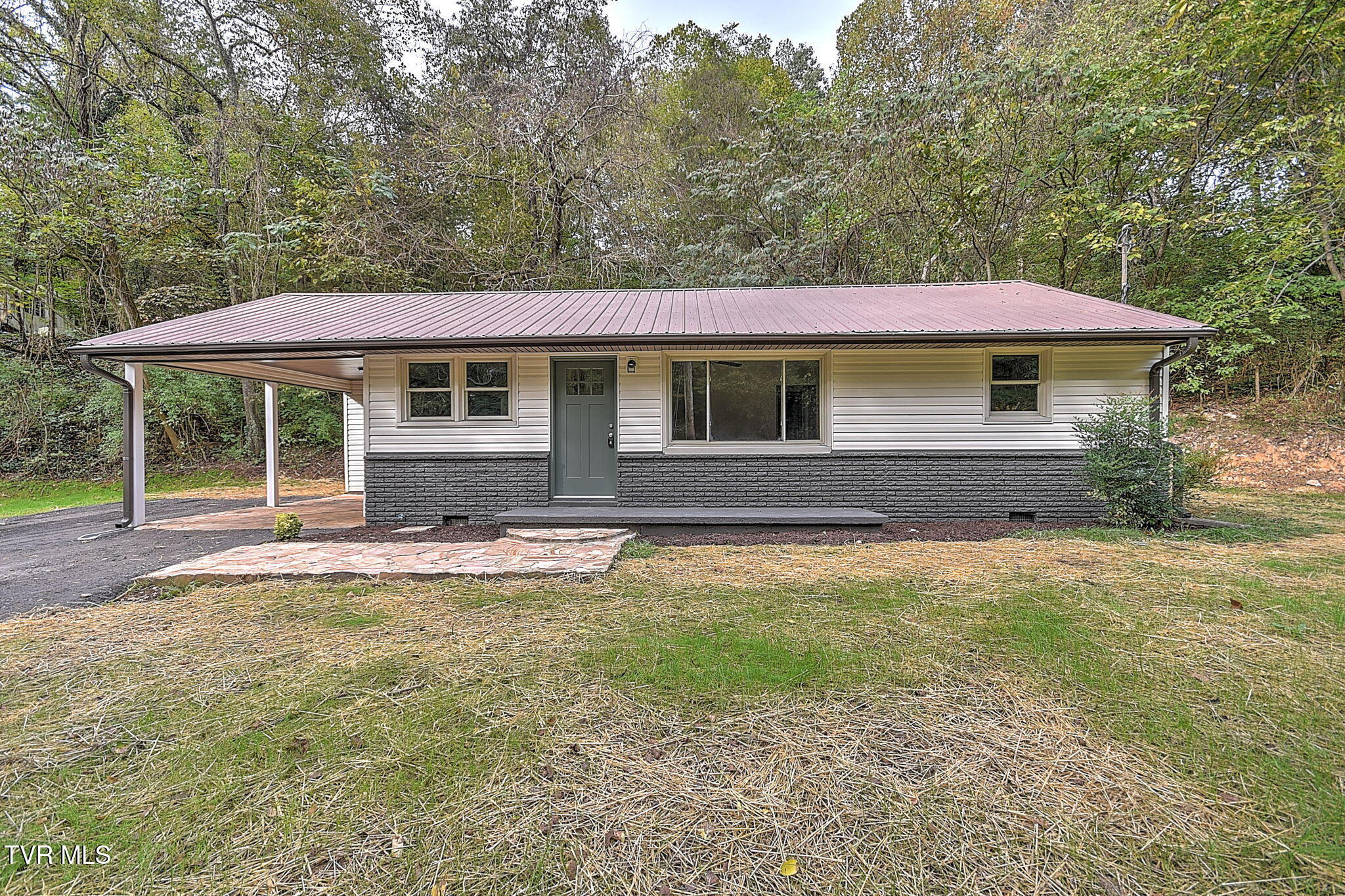 916 Gravely Road — photo