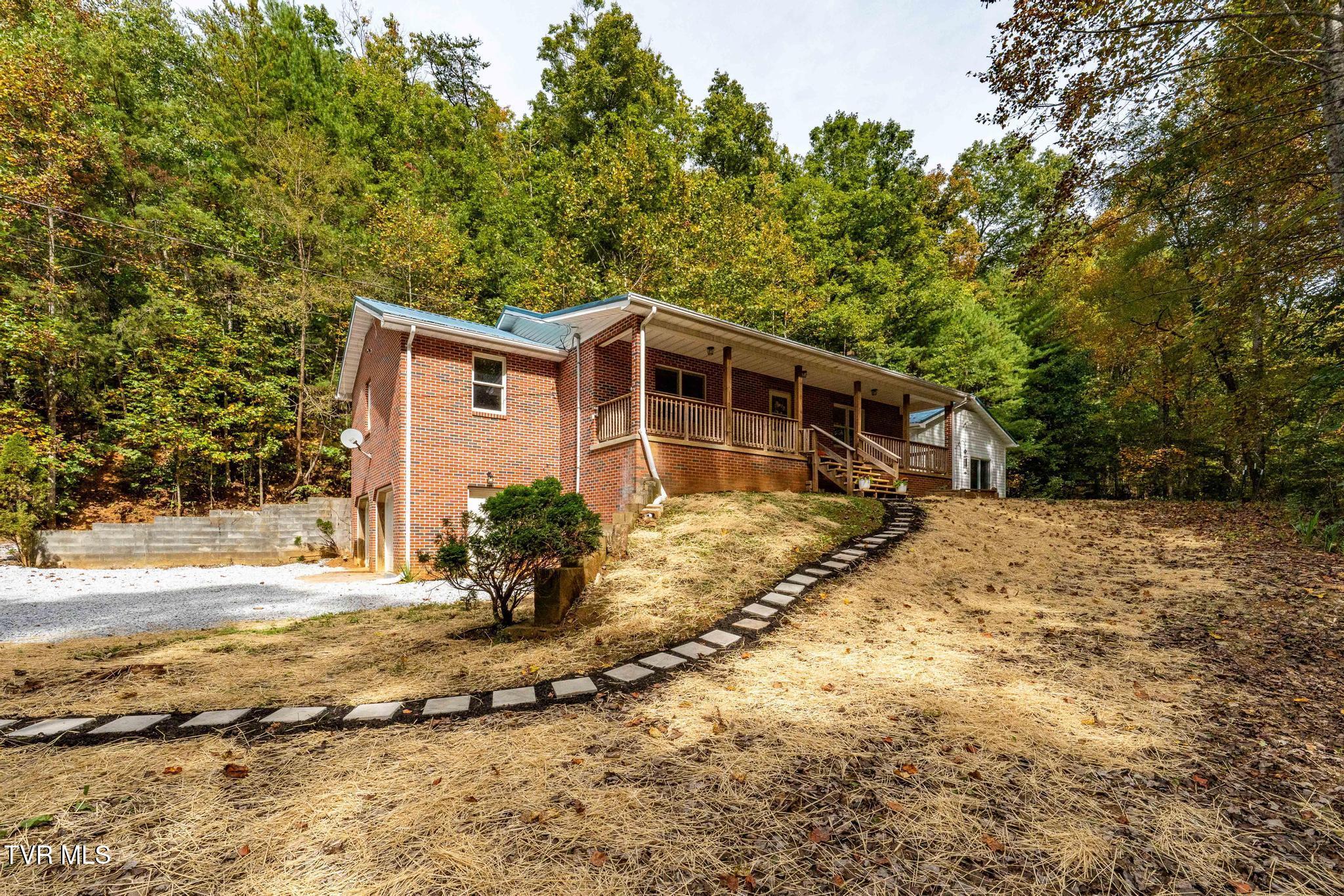 175 Richardson Hollow Road — photo