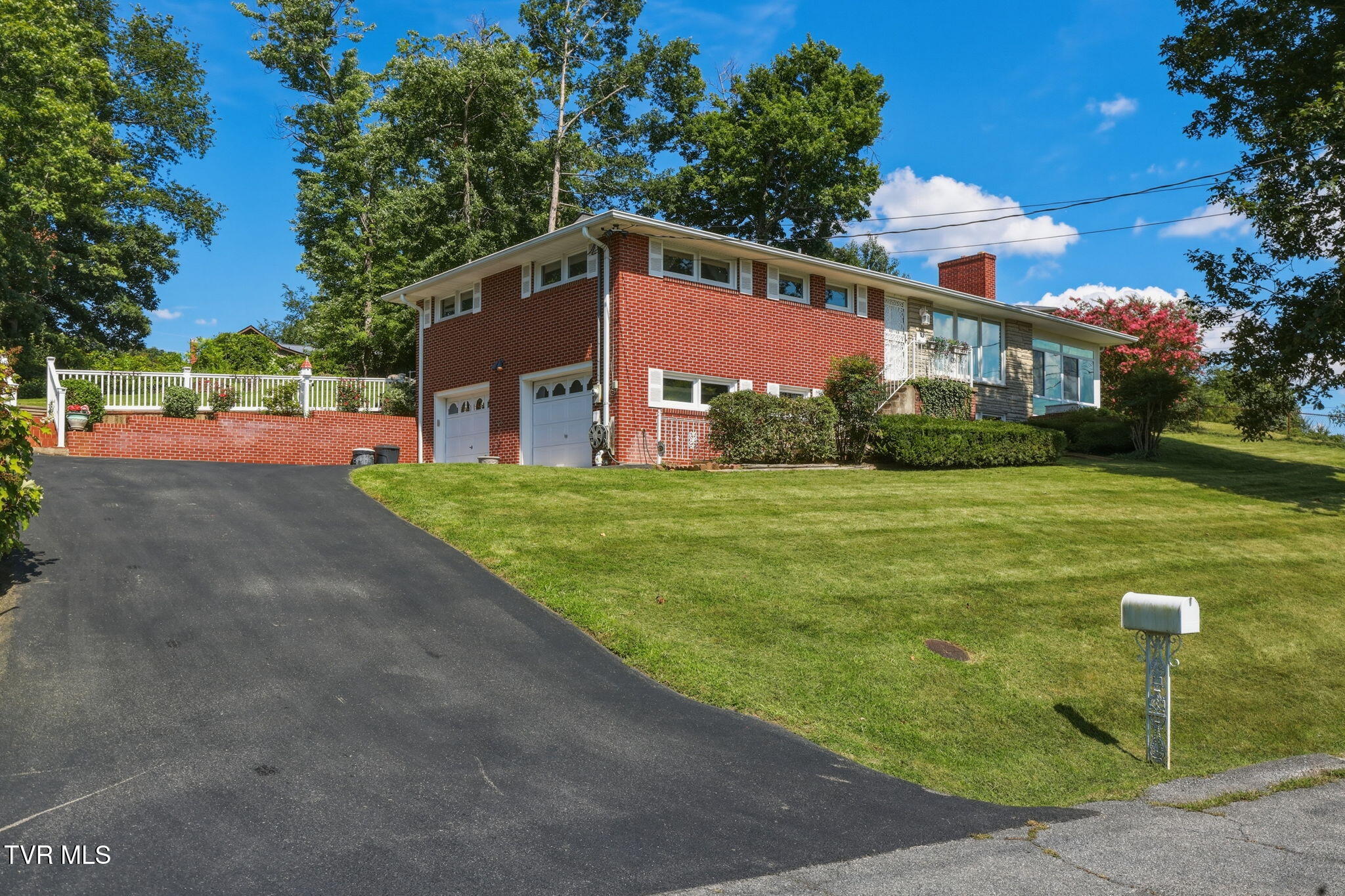 229 Darlington Drive — photo
