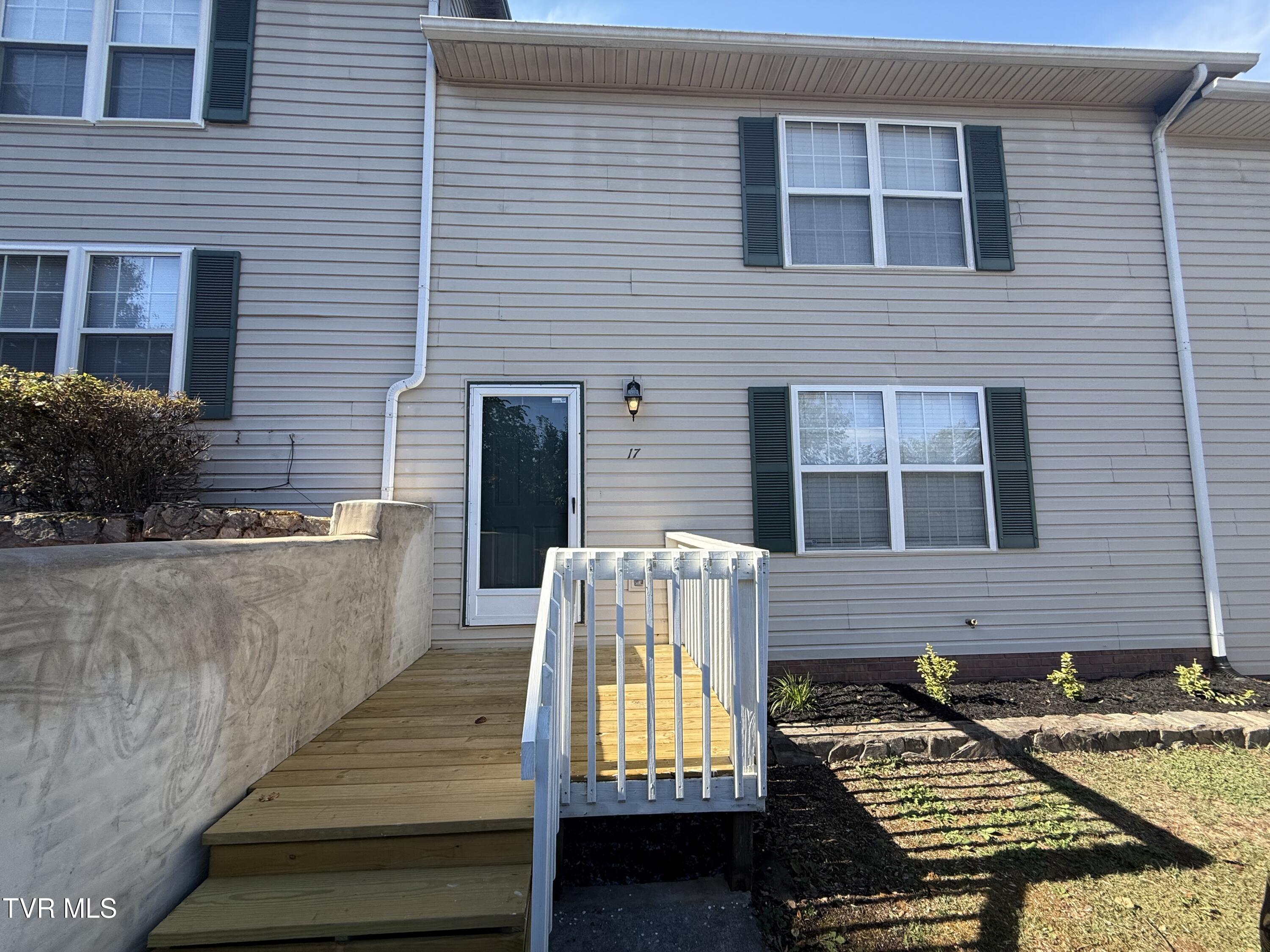1700 Lone Oak Unit 17 — photo