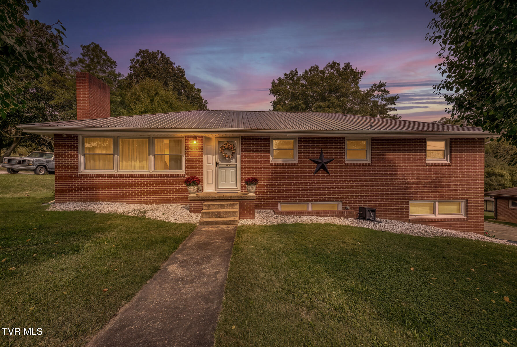 127 Deadrick Drive — photo
