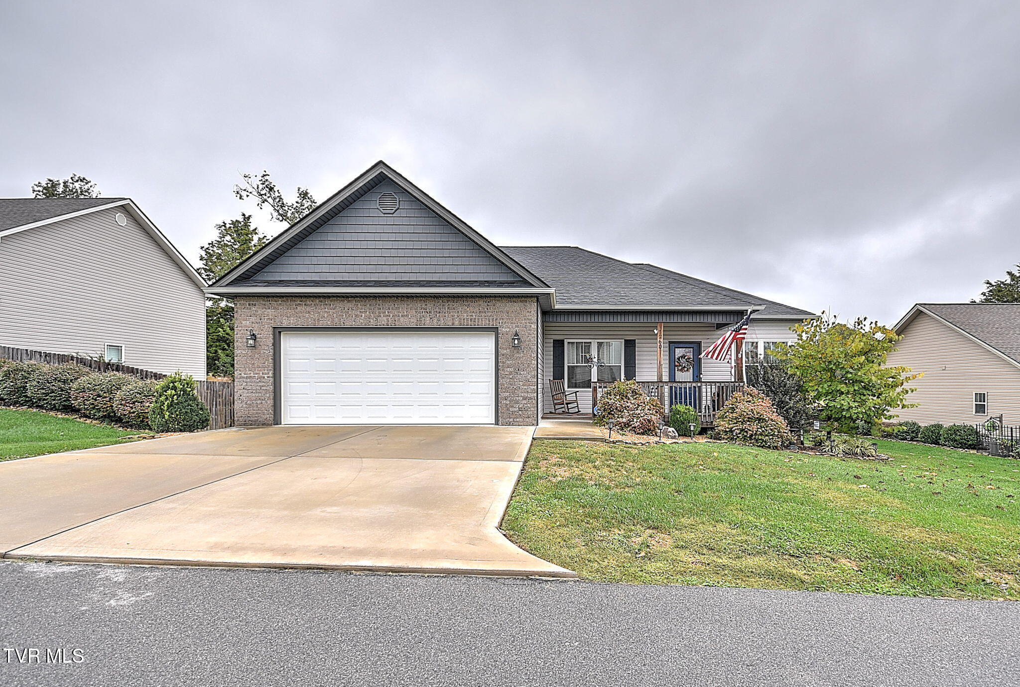 1260 Lemongrass Drive — photo