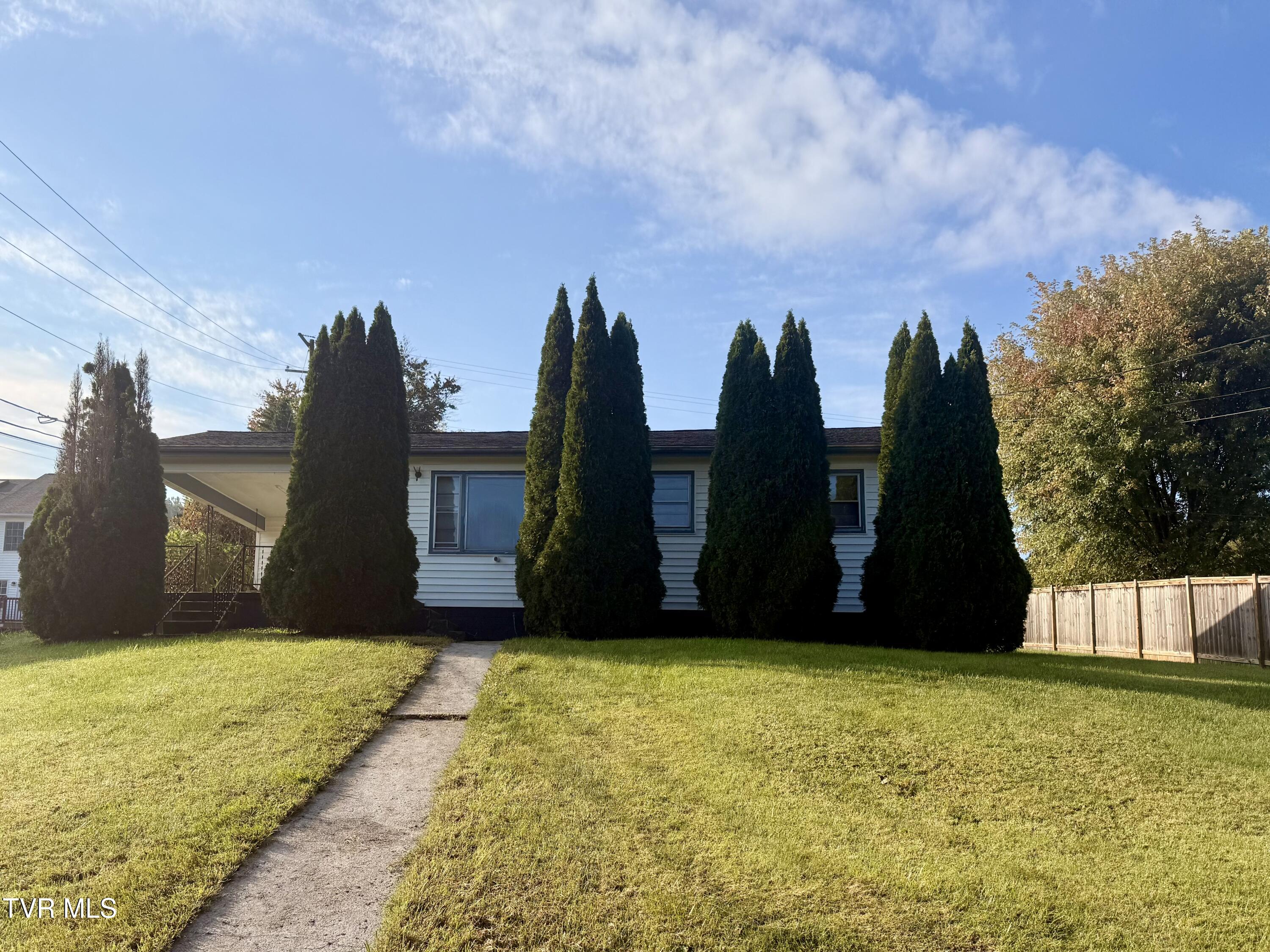 475 Beaverview Drive — photo
