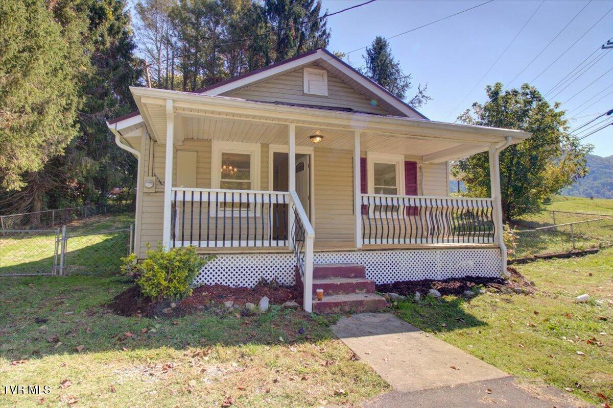 1529 Riverview Drive — photo