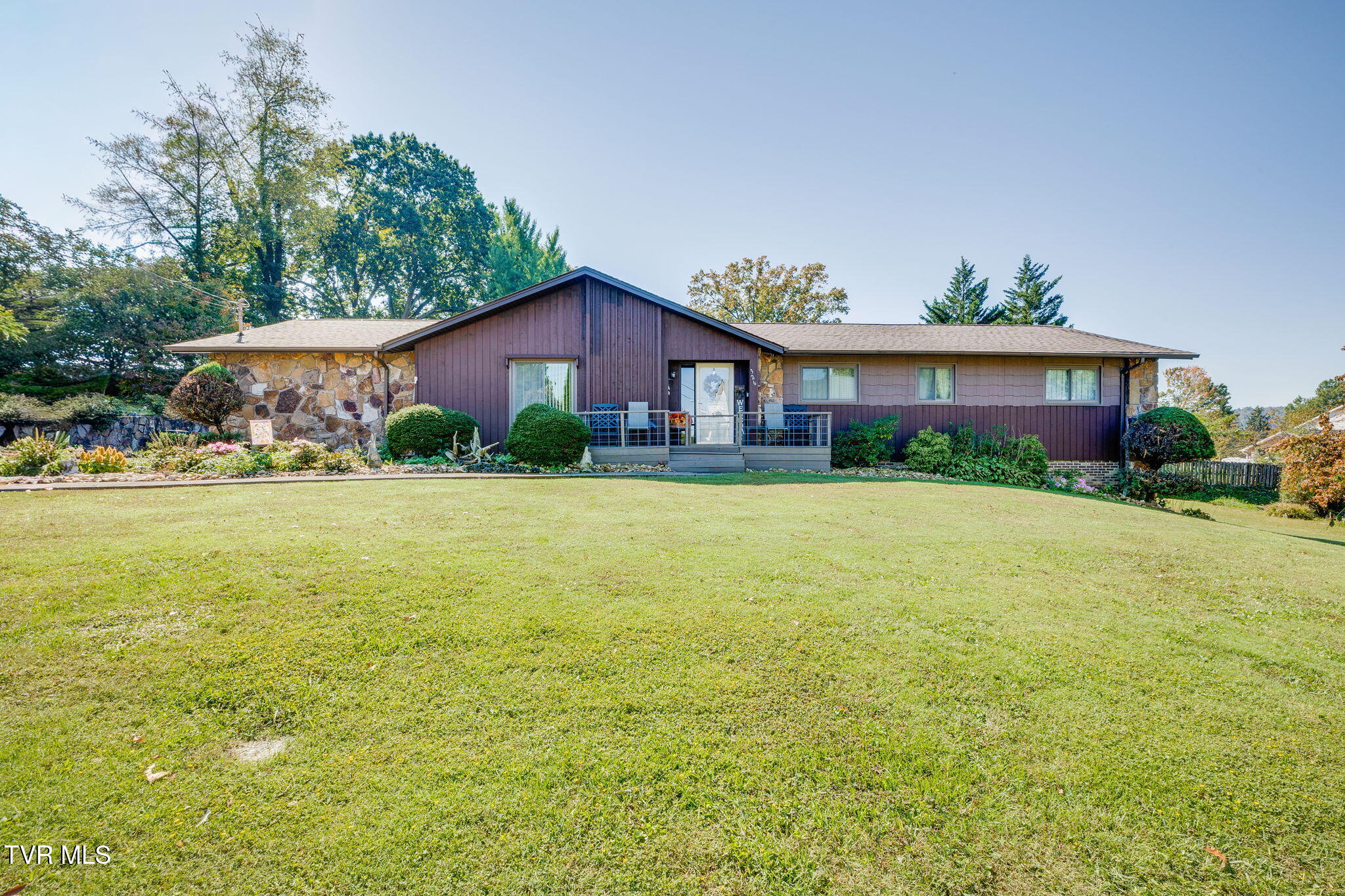326 Claymore Drive — photo