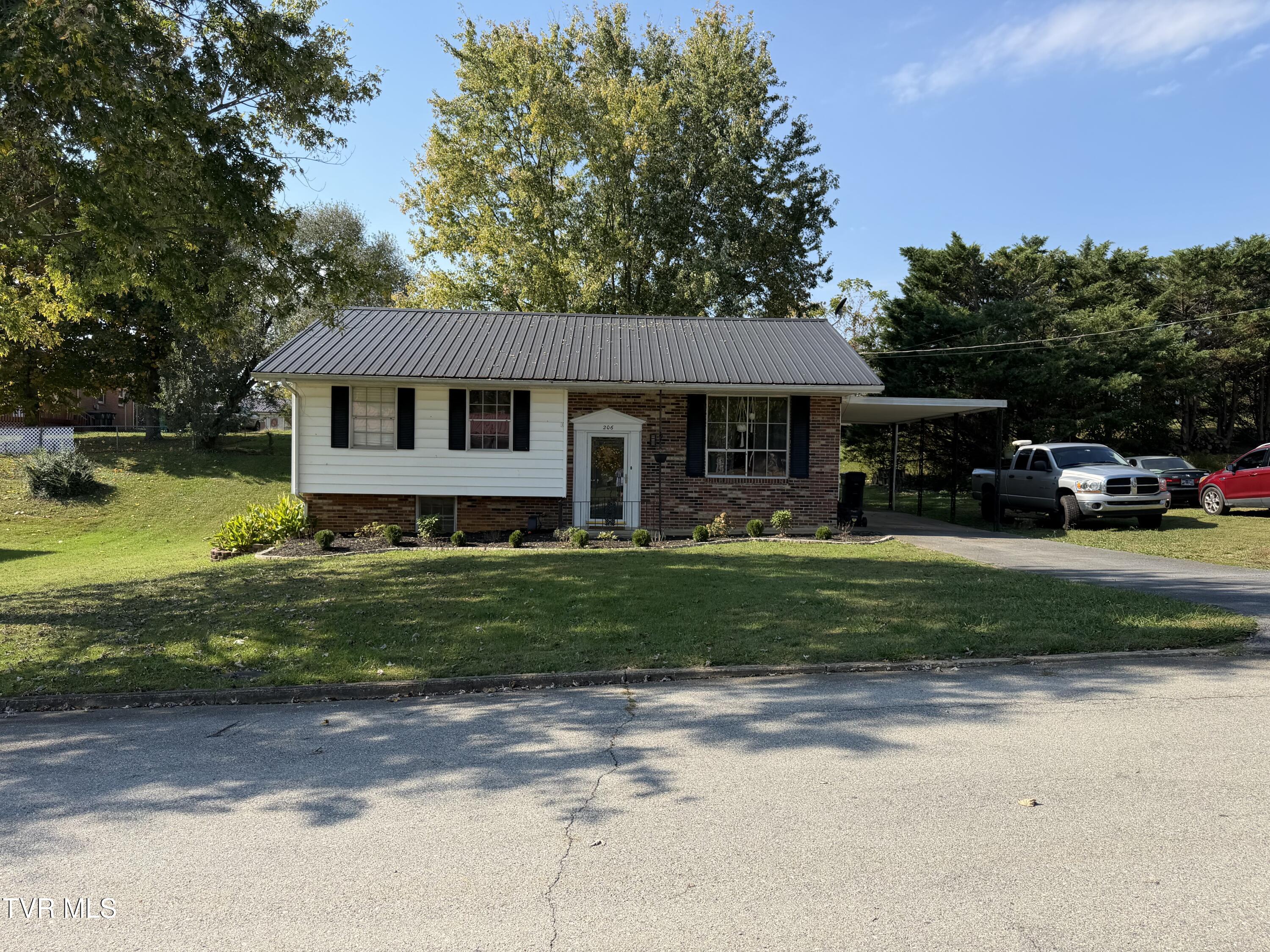 206 Alderman Drive — photo
