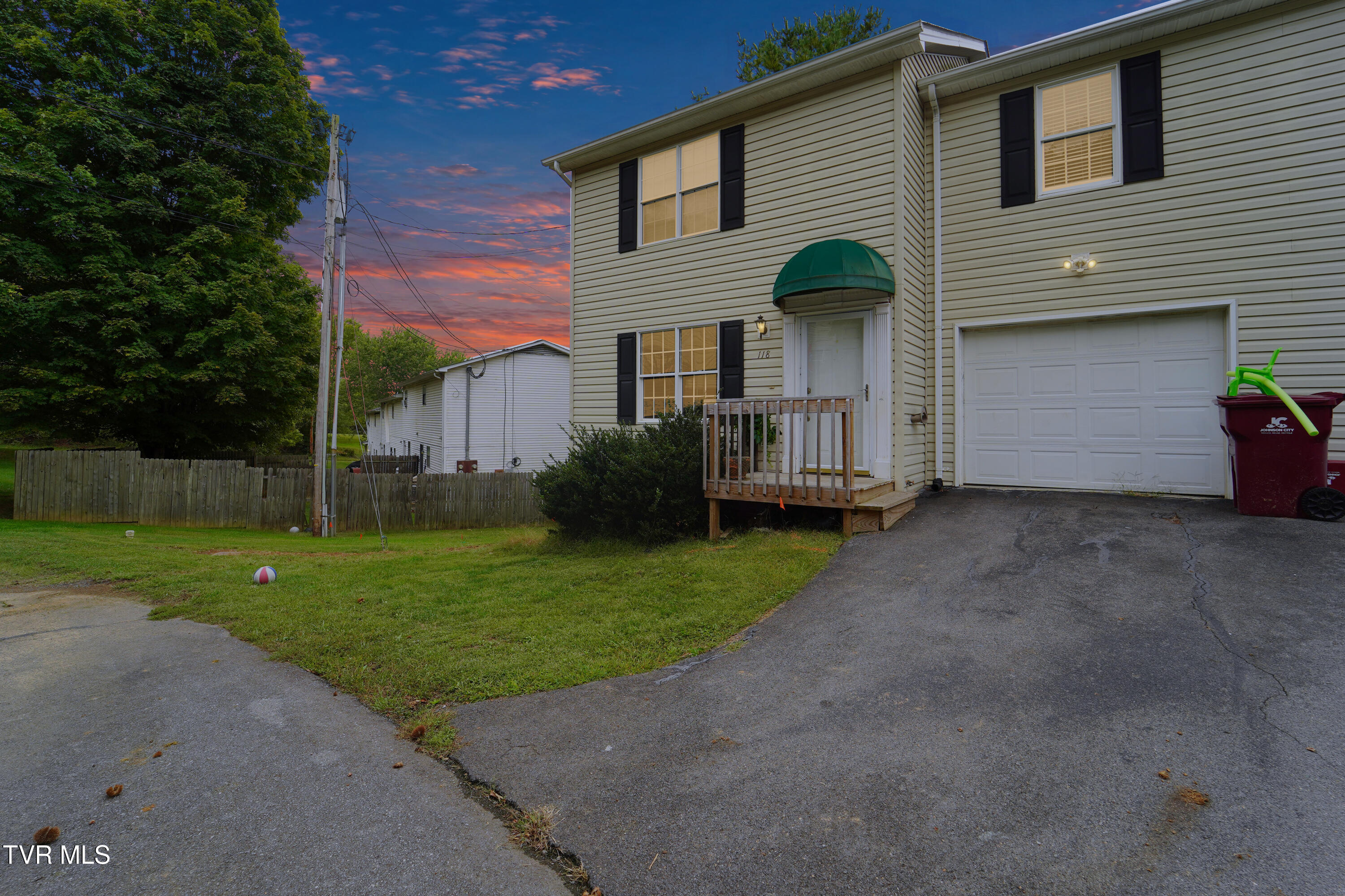 118 Glenstone Court Unit 118 — photo