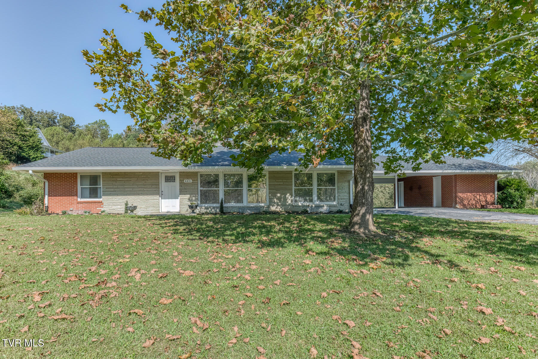 4451 Highway 126 — photo