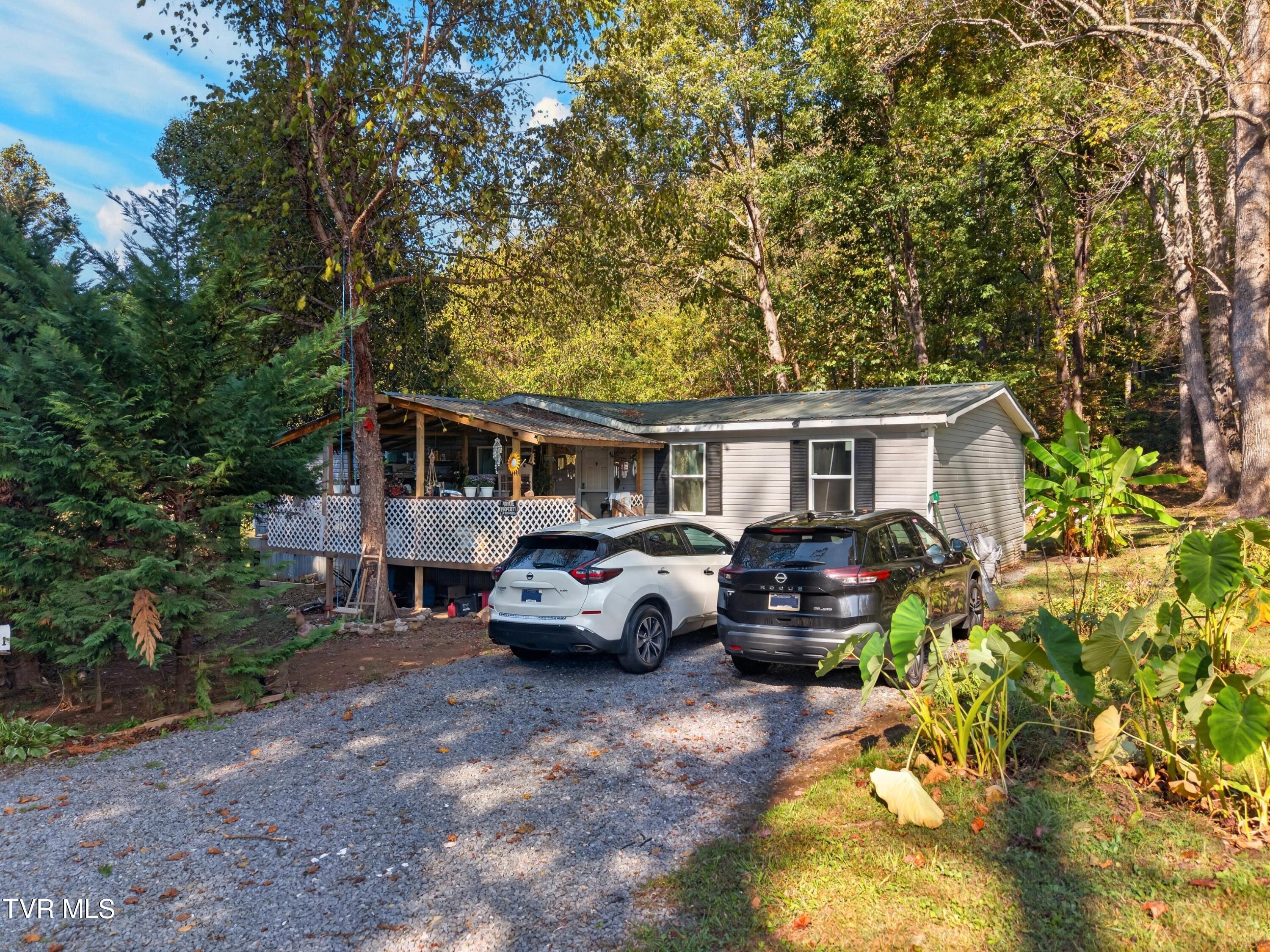 4221 Lindsey Gap Road — photo