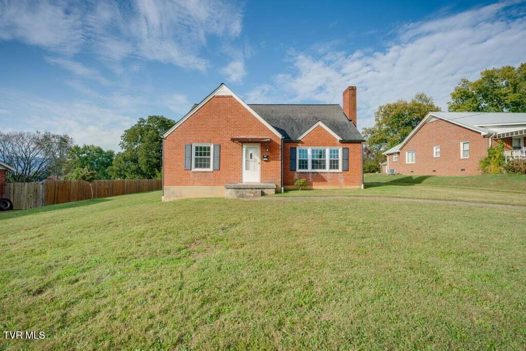 1024 Sharondale Avenue — photo