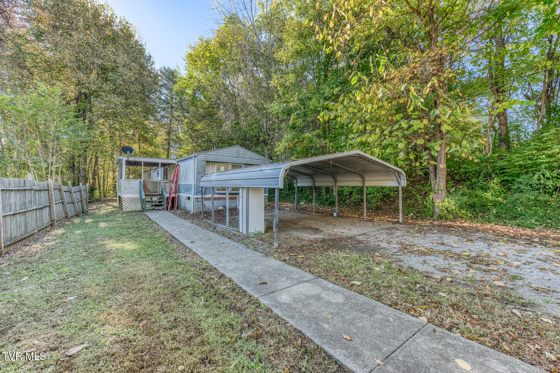 203 Hidden Oaks Drive — photo