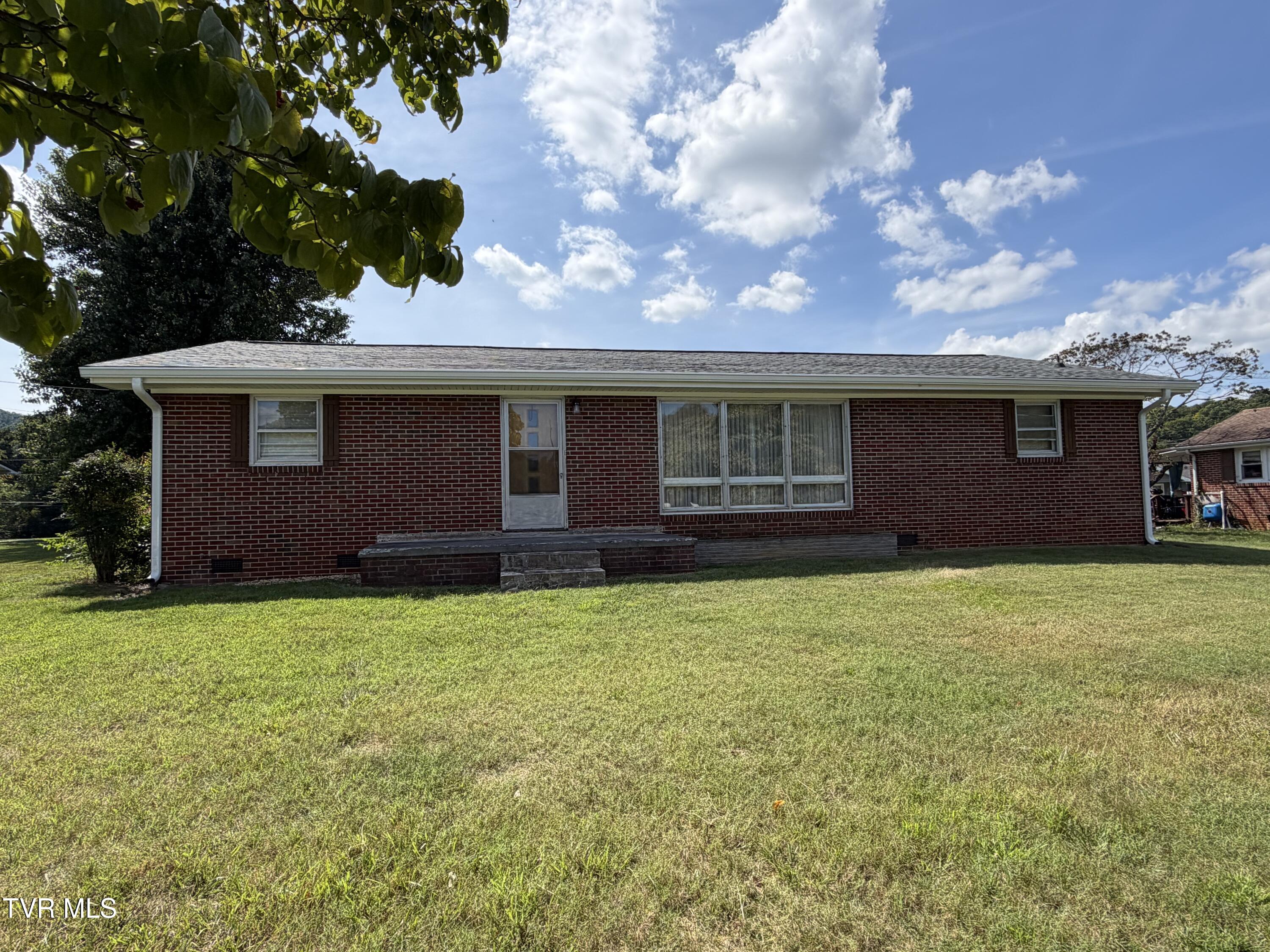 130 Mill Pond Road — photo