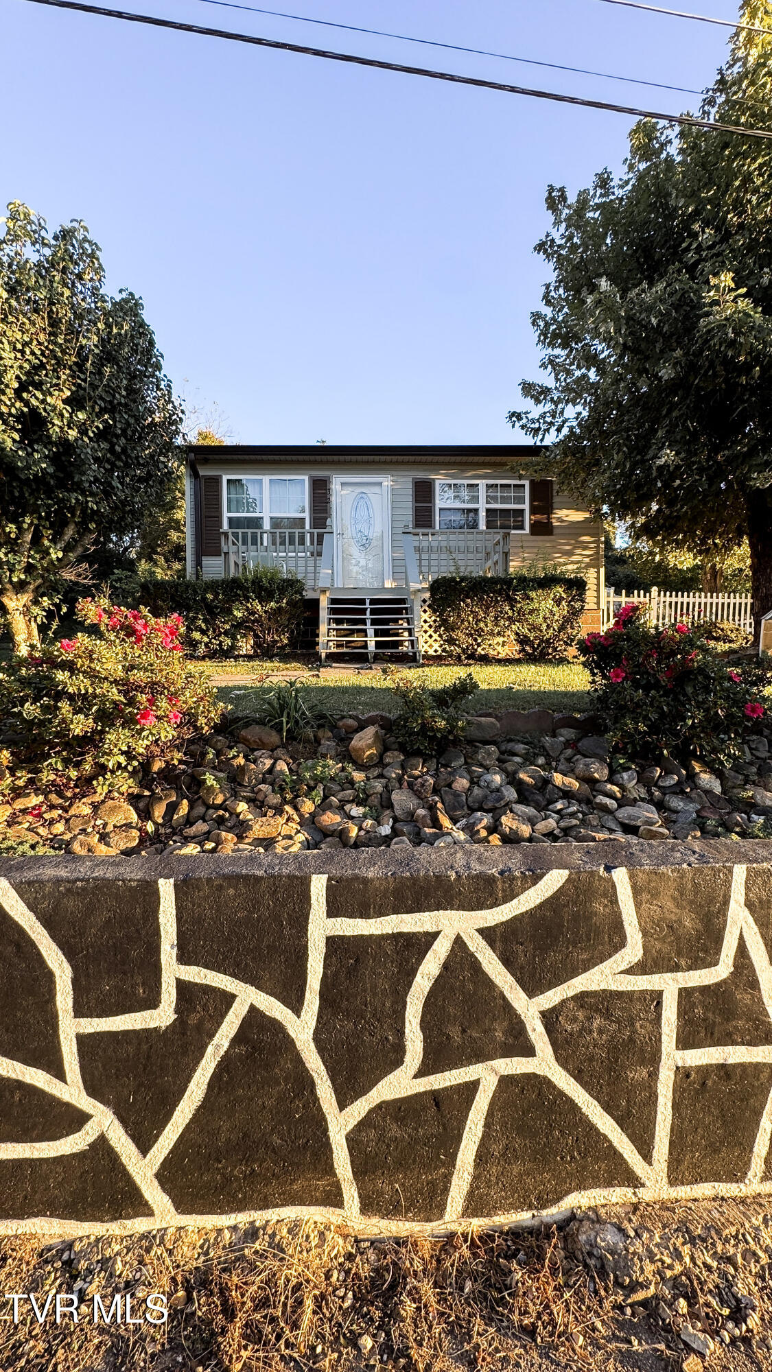 322 Leonard Street — photo