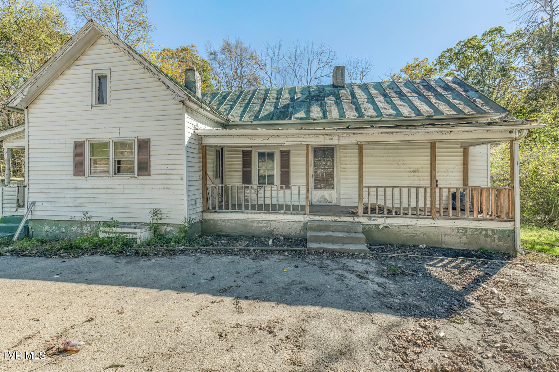 21189 Benhams Road — photo