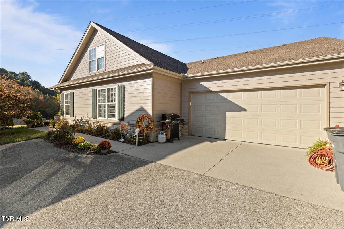 1803 Rippling Branch - — photo