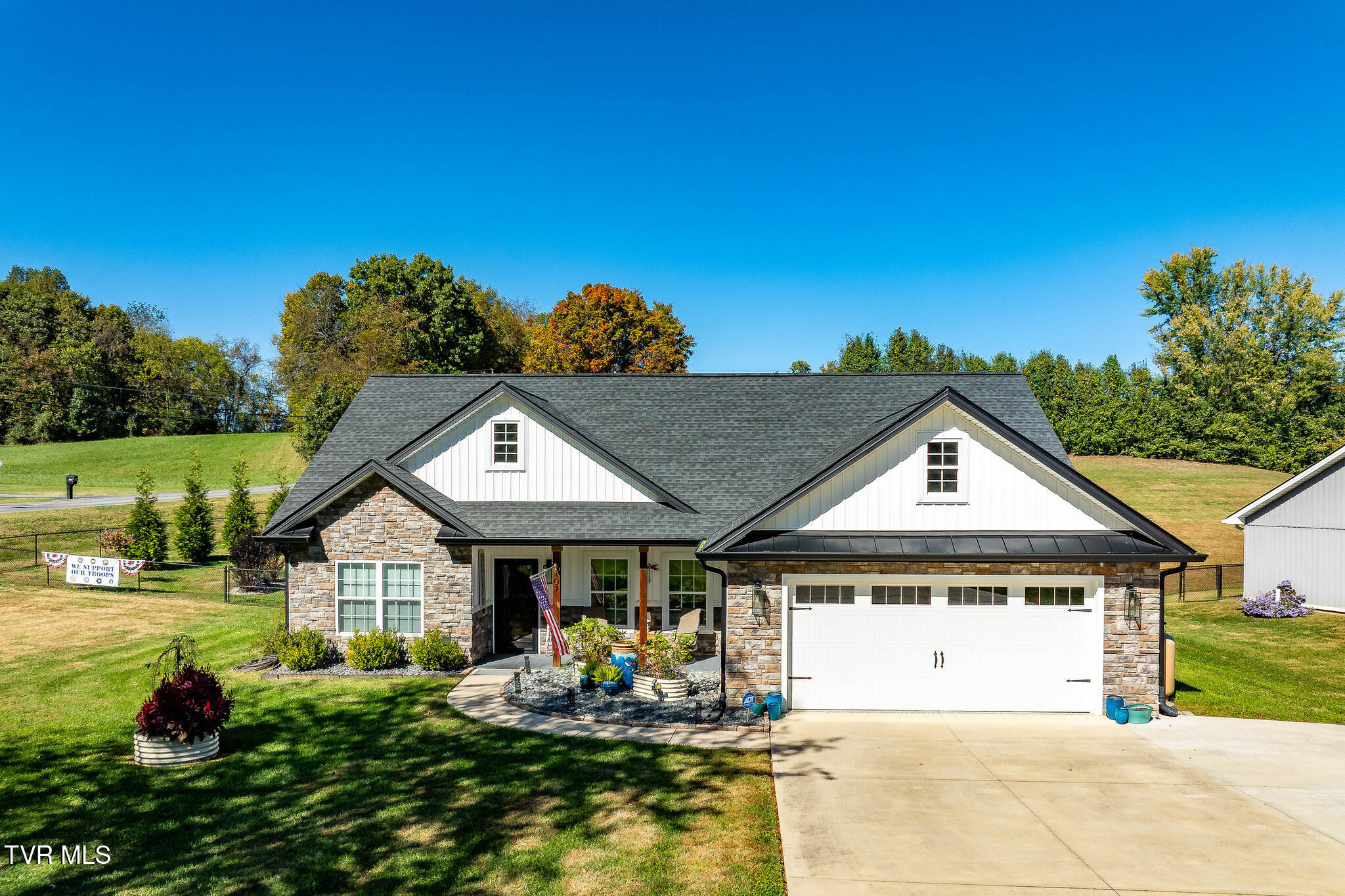 107 Stage Road — photo