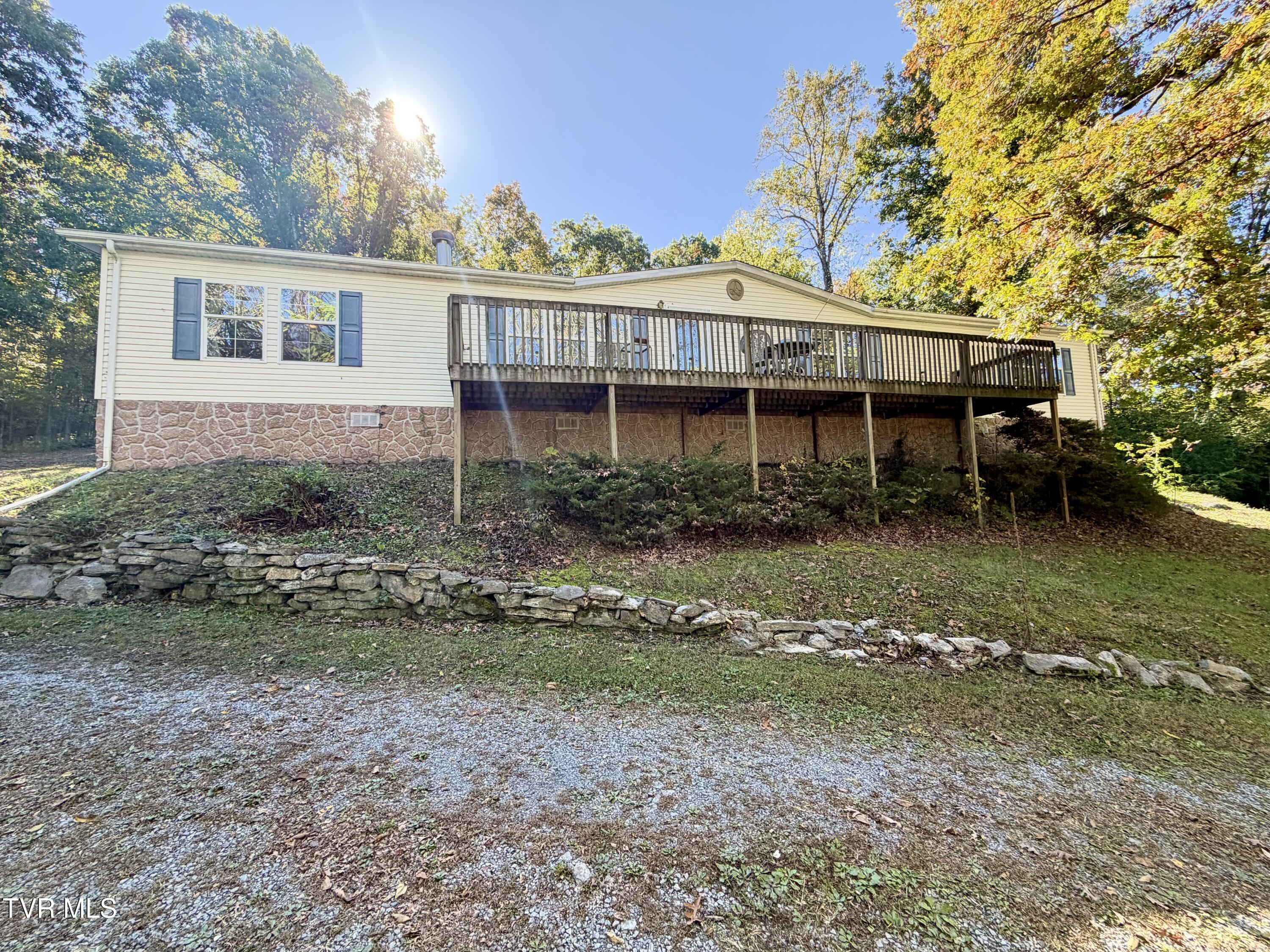 3197 Weaver Pike — photo