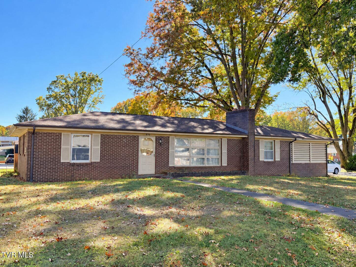870 Falcon Drive — photo