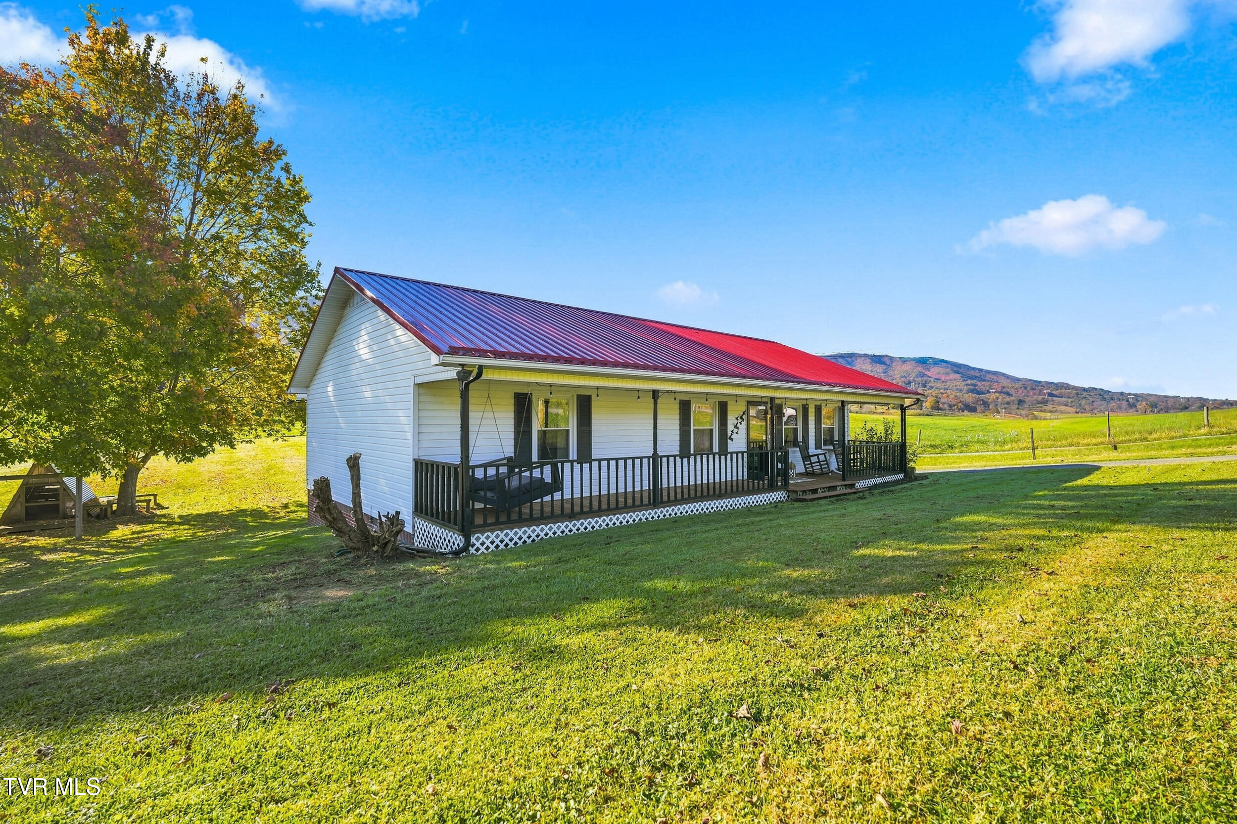 3897 Mountain Road, Cedar Bluff, VA 24609 — photo 3