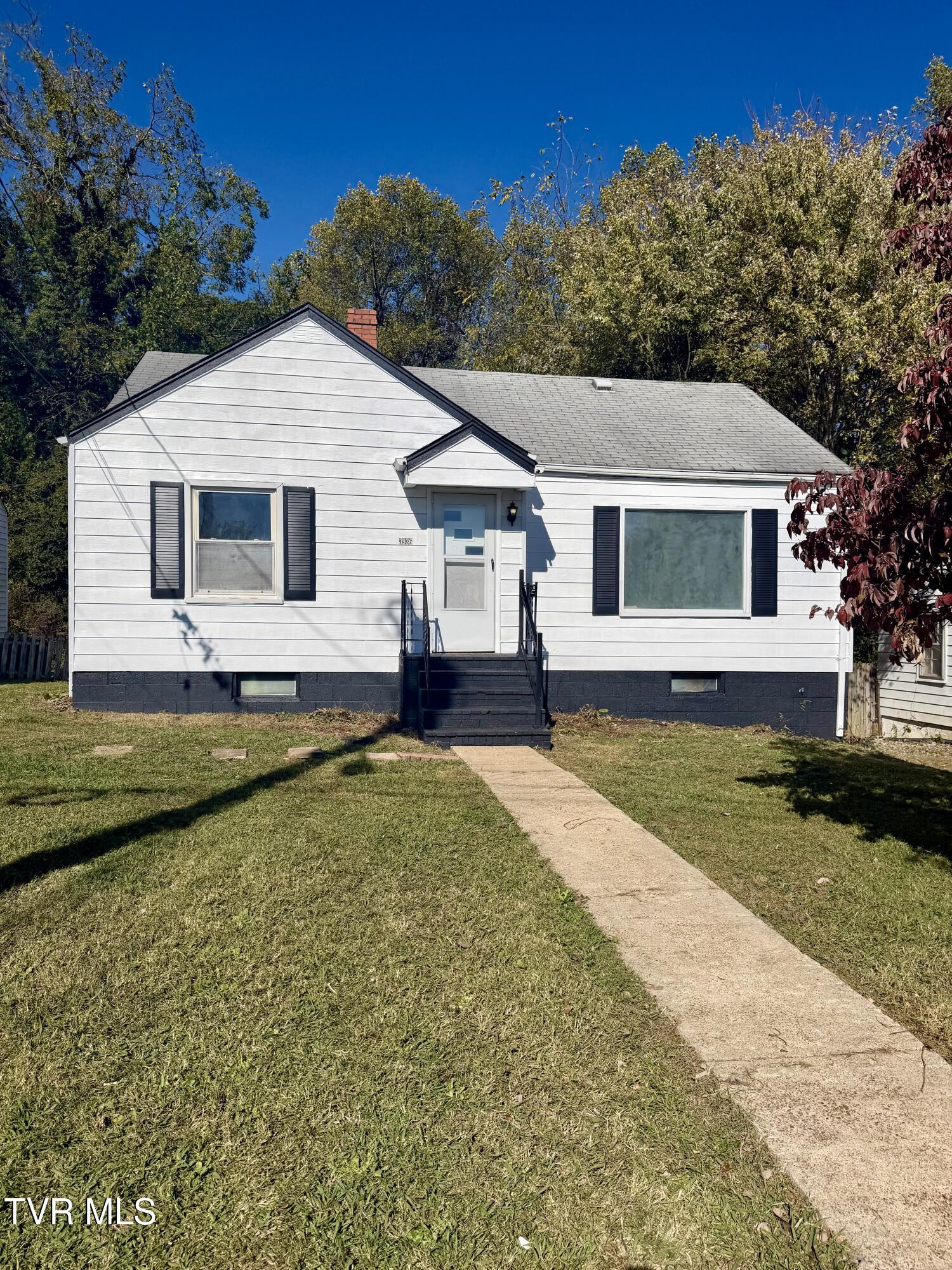 3936 Bond Drive — photo