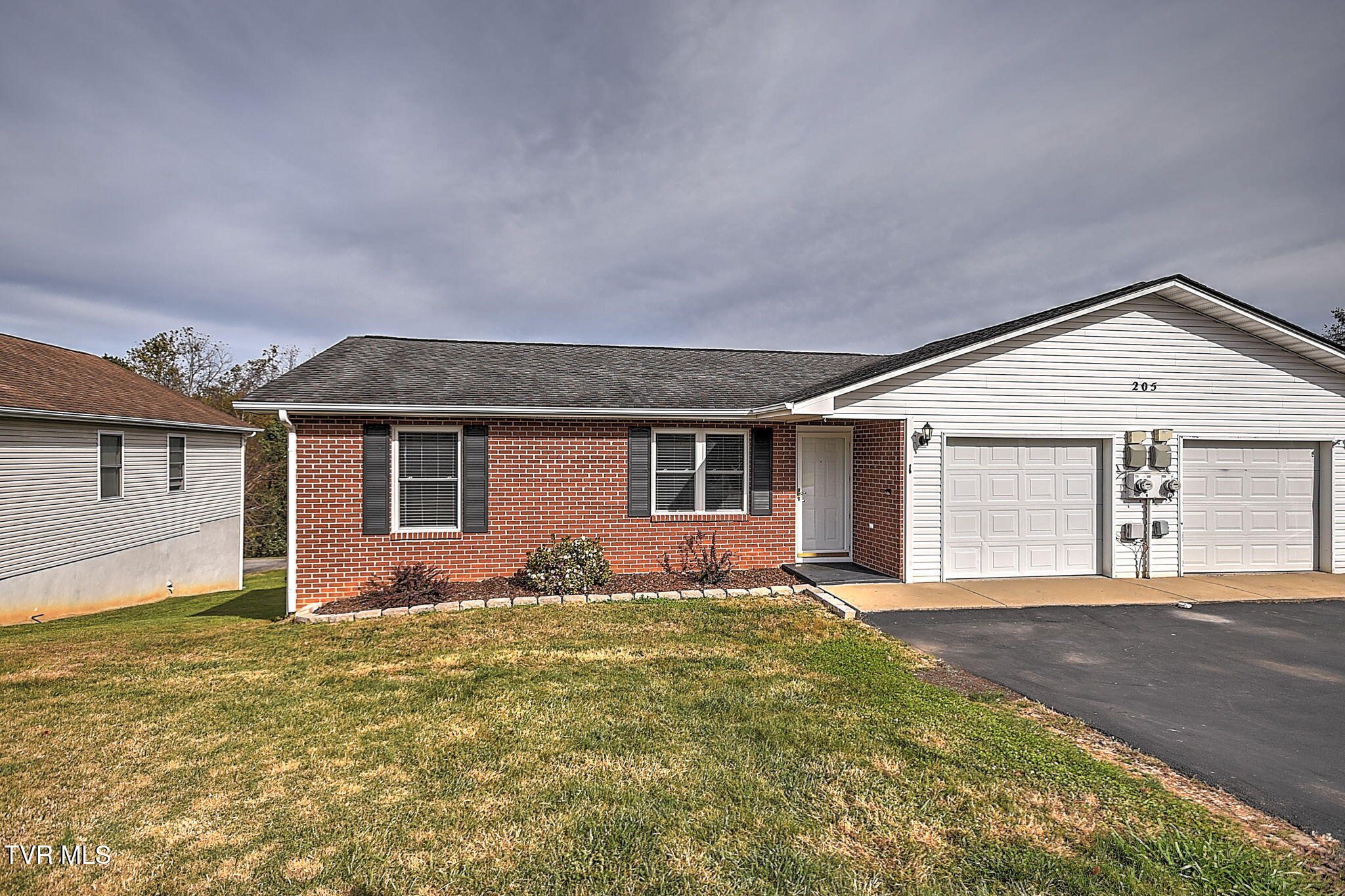 205 Hunter Hills Circle Unit 1 — photo