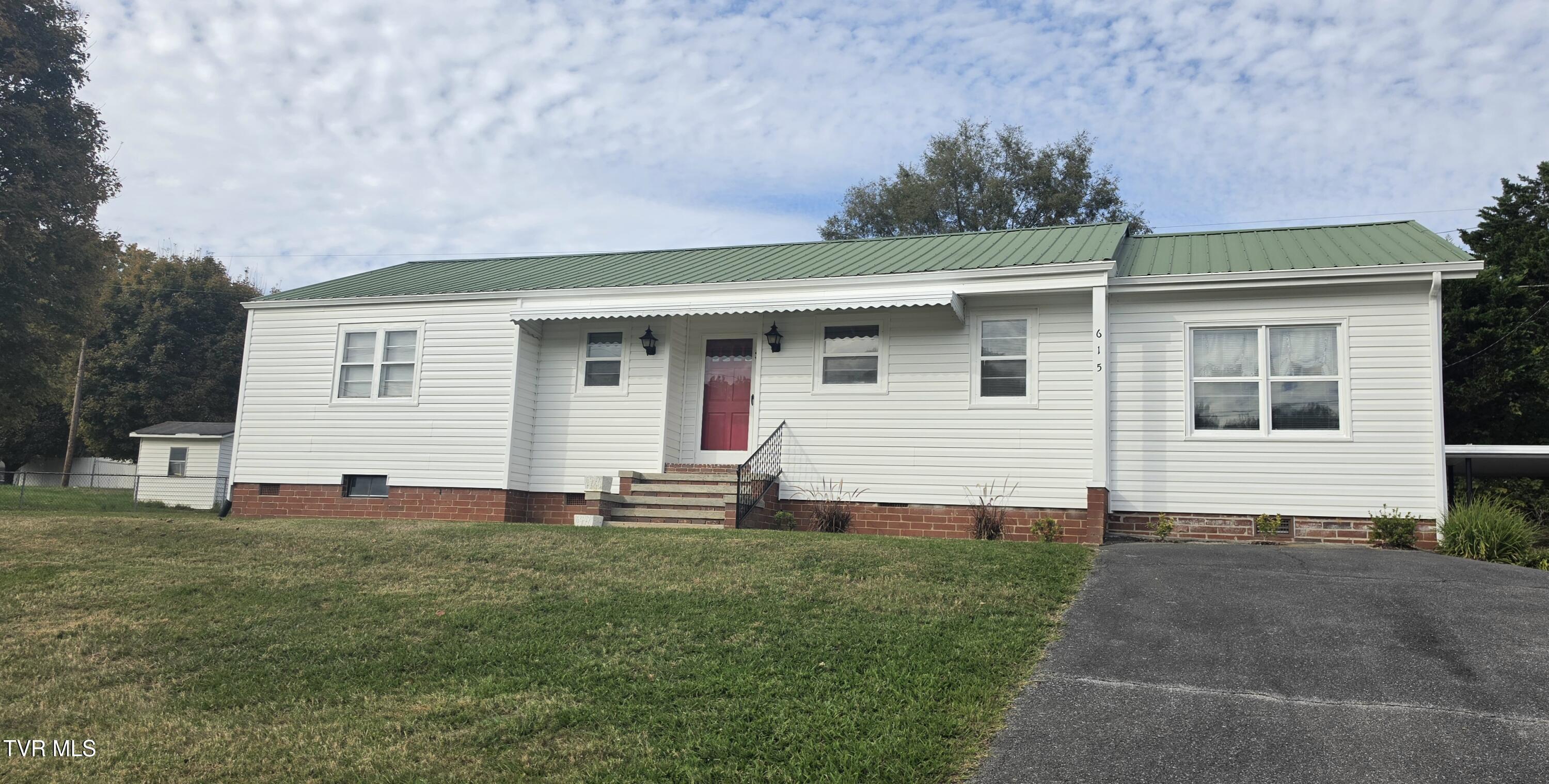 615 Hamlin Street — photo