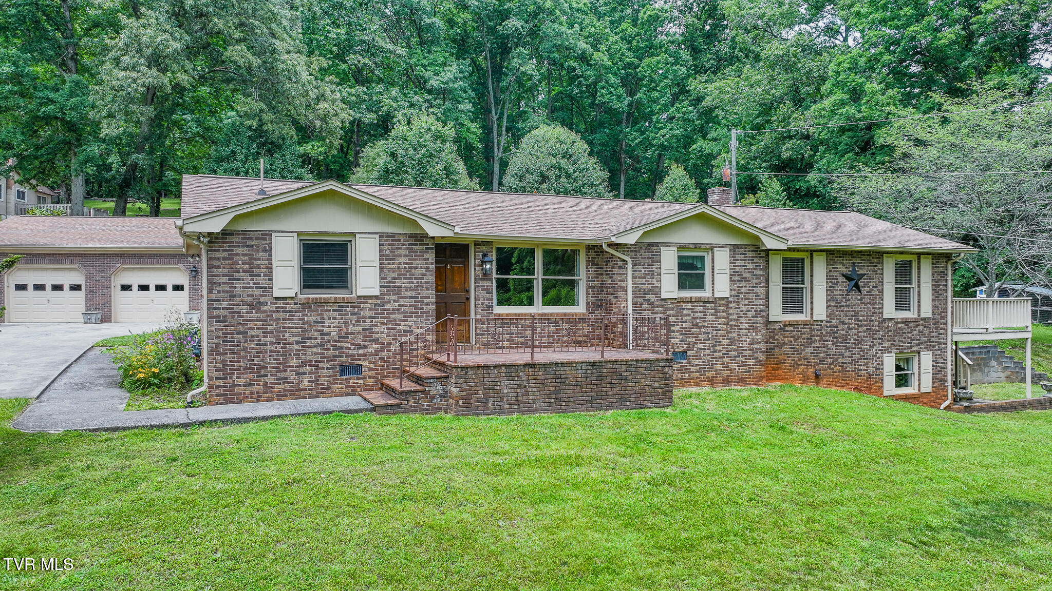 524 Cherokee Drive — photo