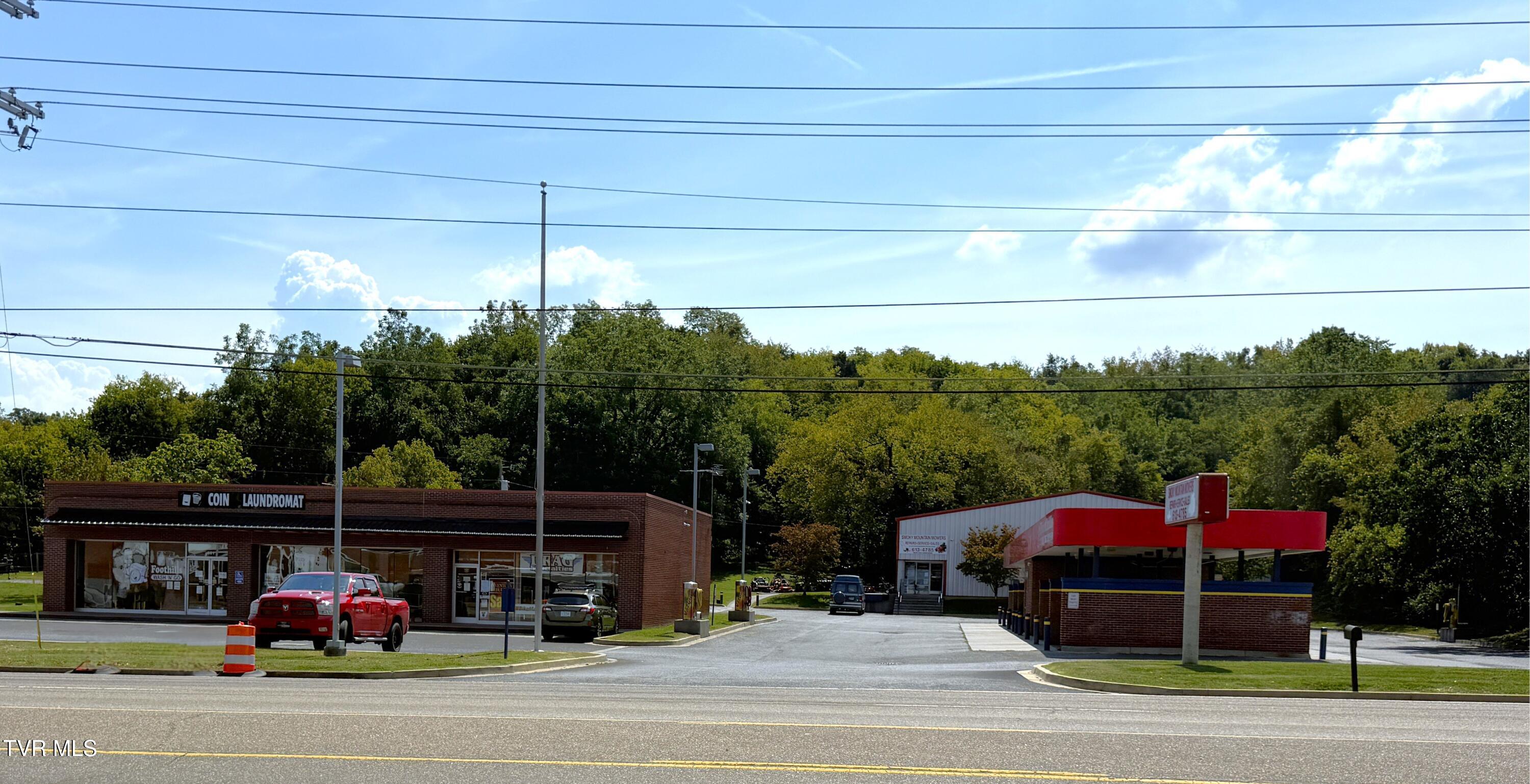 861 East Highway 25-70 — photo