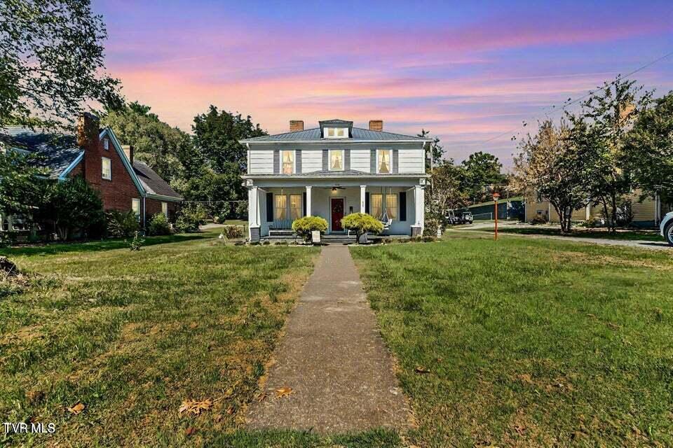 625 East Main Street — photo