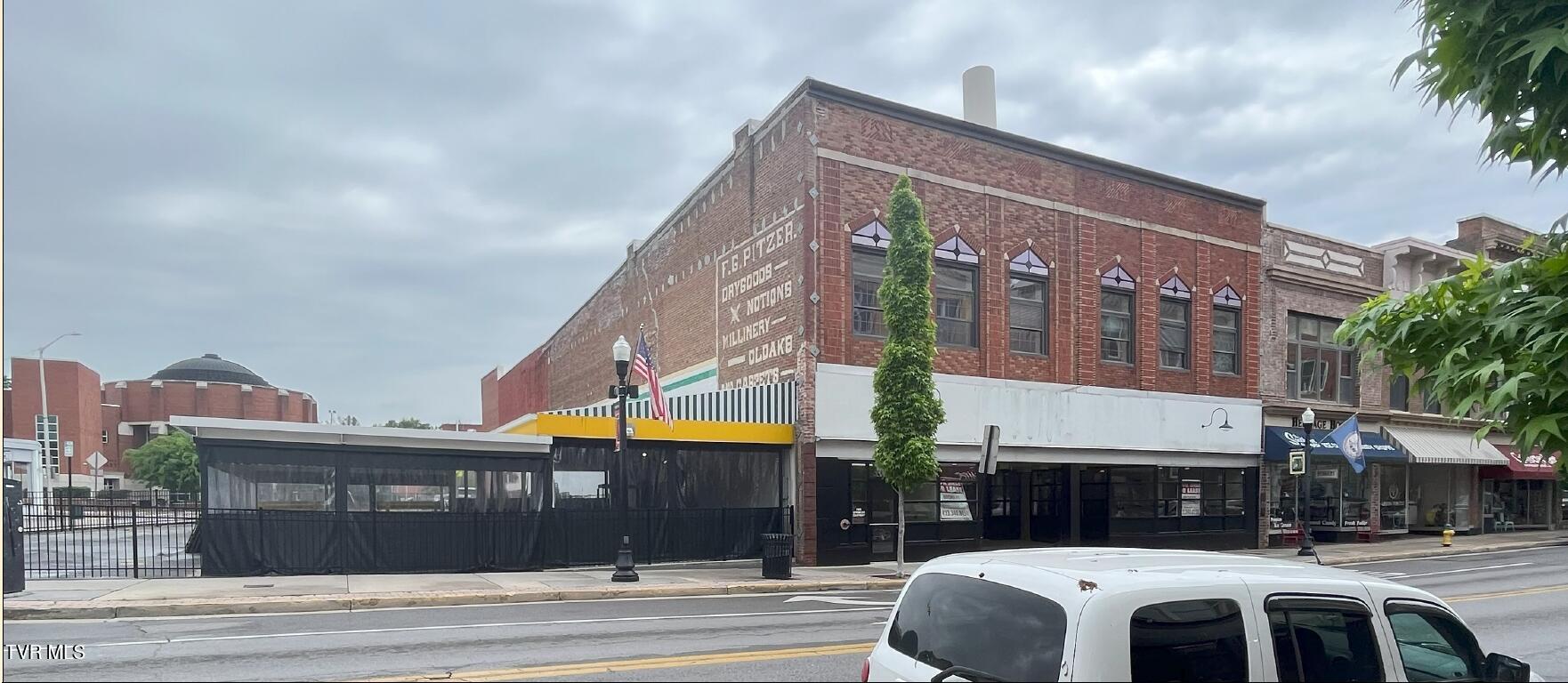 629 State Street — photo
