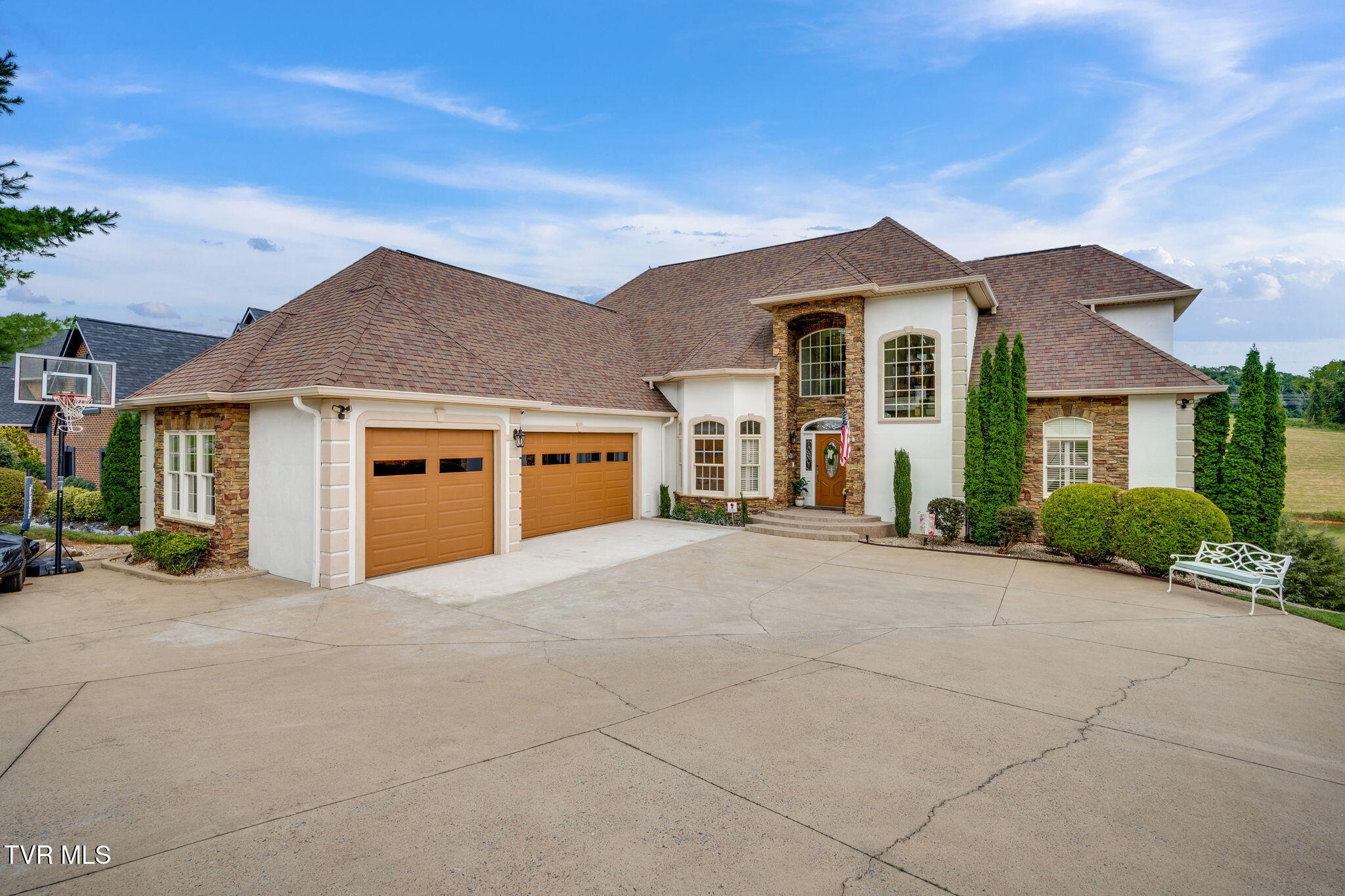 8 Lake Harbor Court — photo