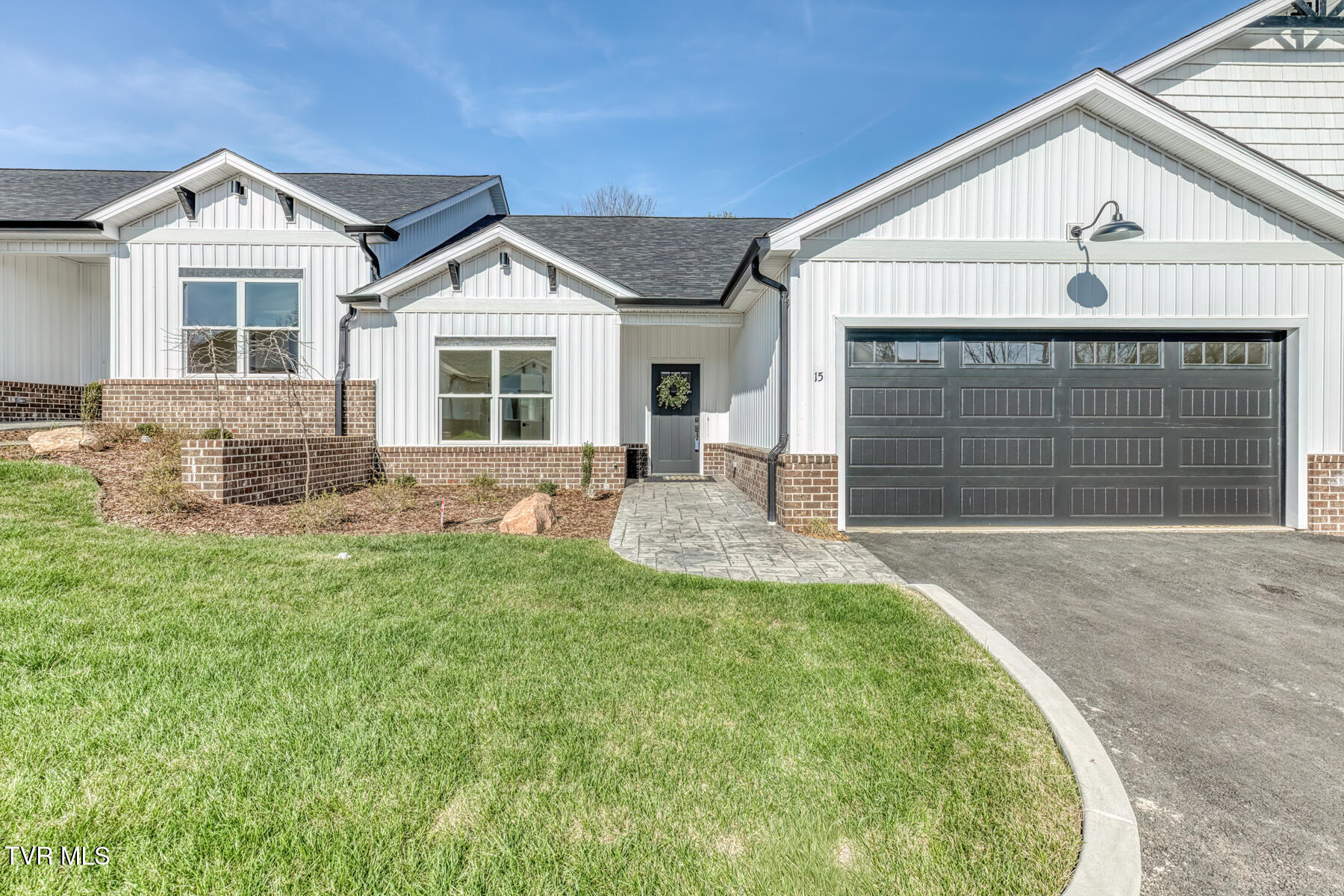 106 Klm Drive 16 — photo