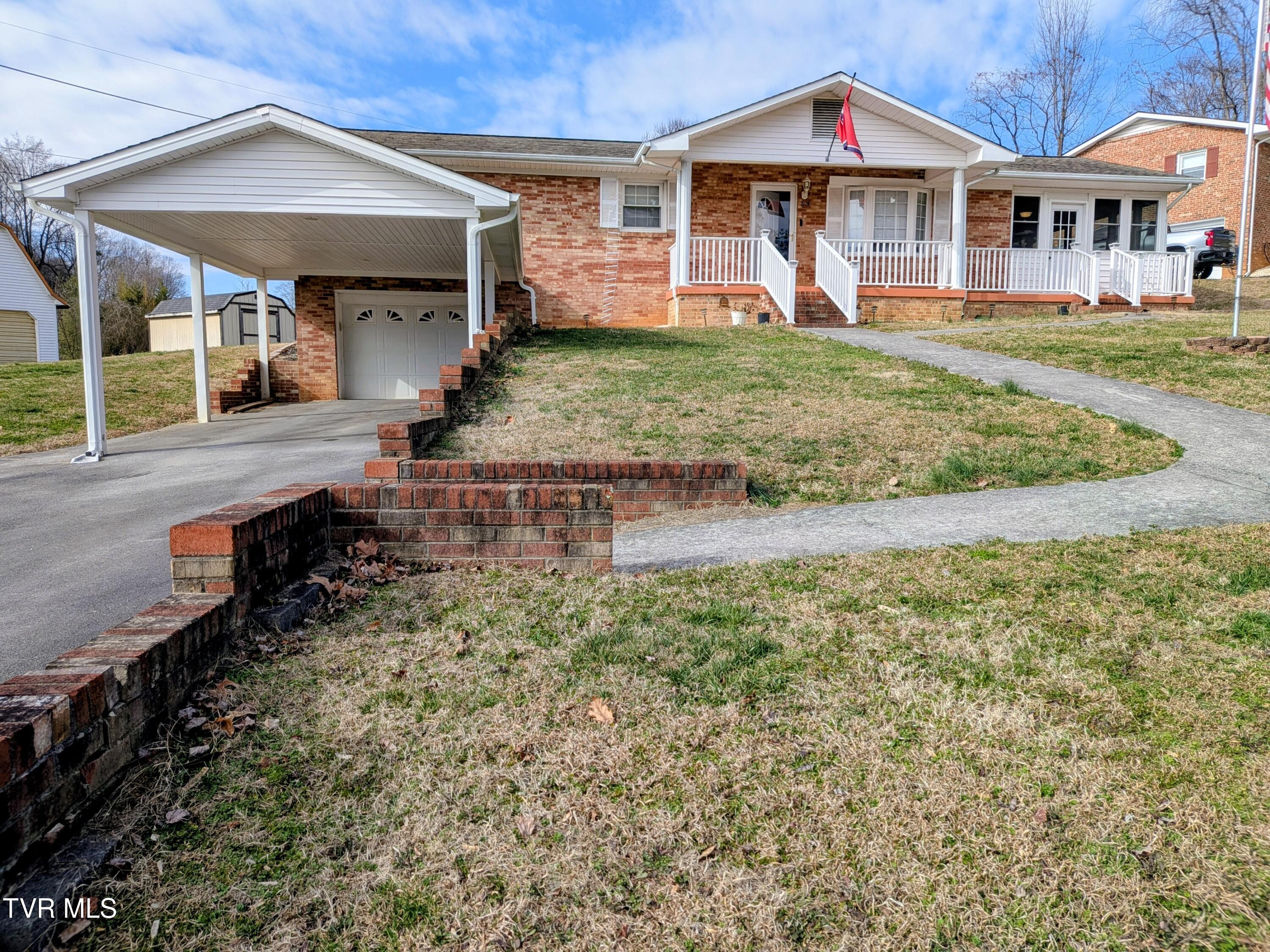 205 Live Oak Drive — photo