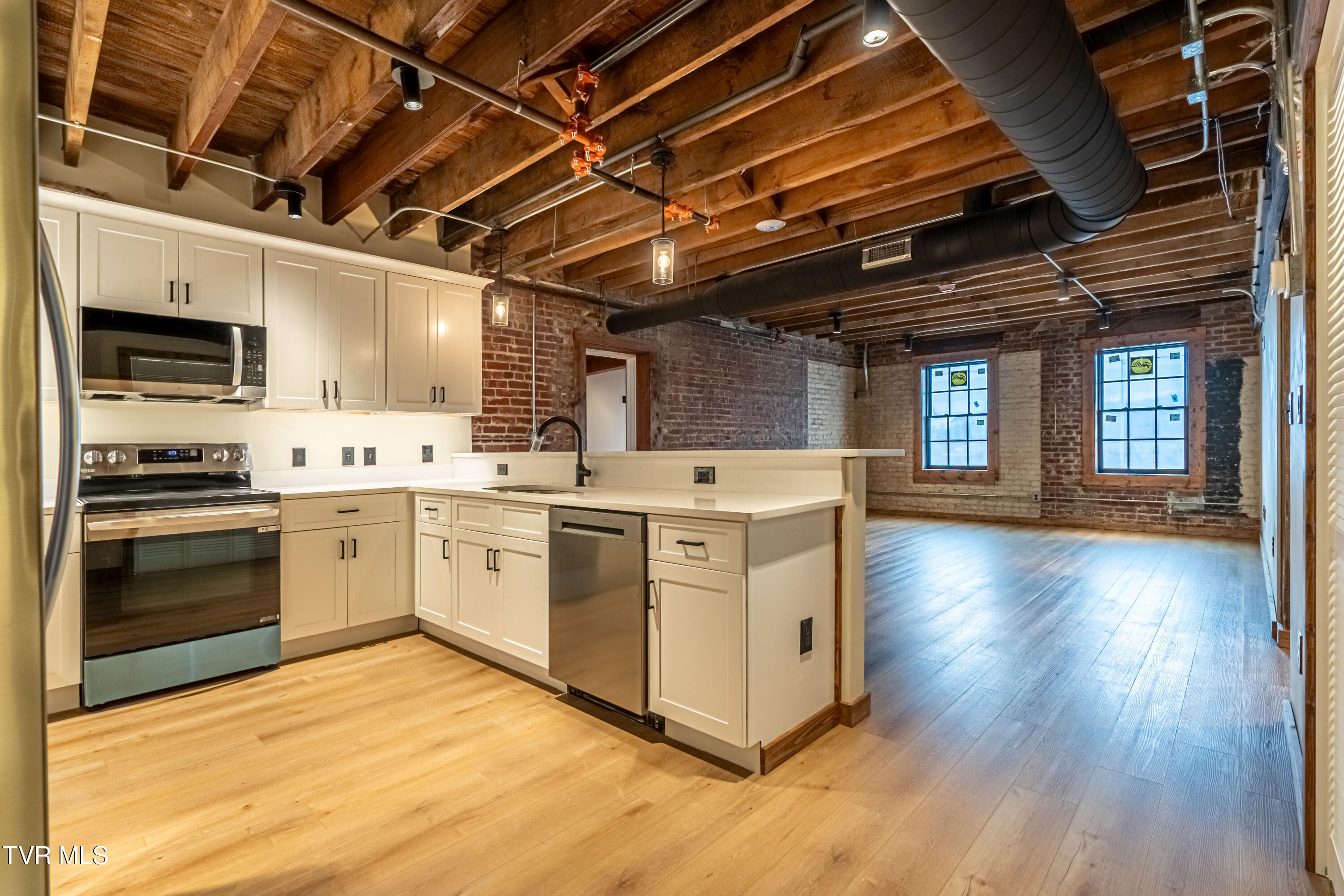 453 East Main Street 300 — photo