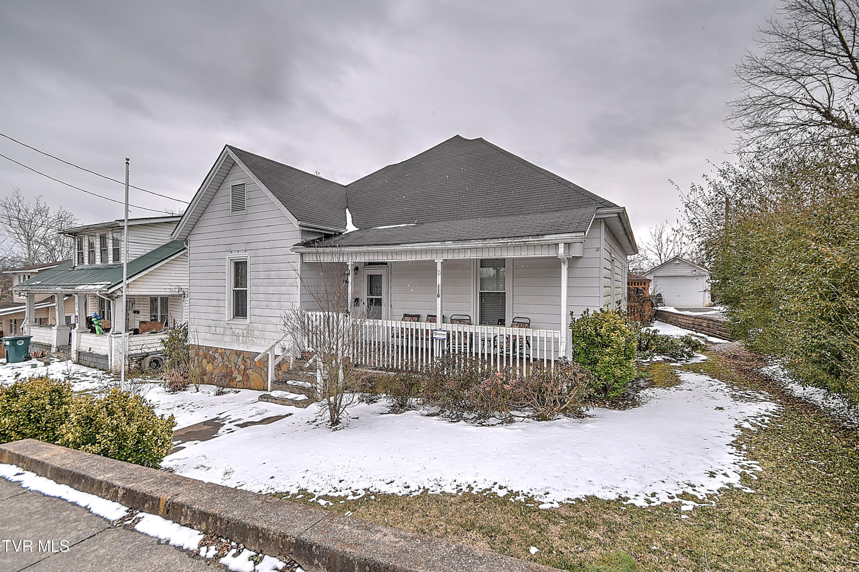 1605 West Mary Street — photo