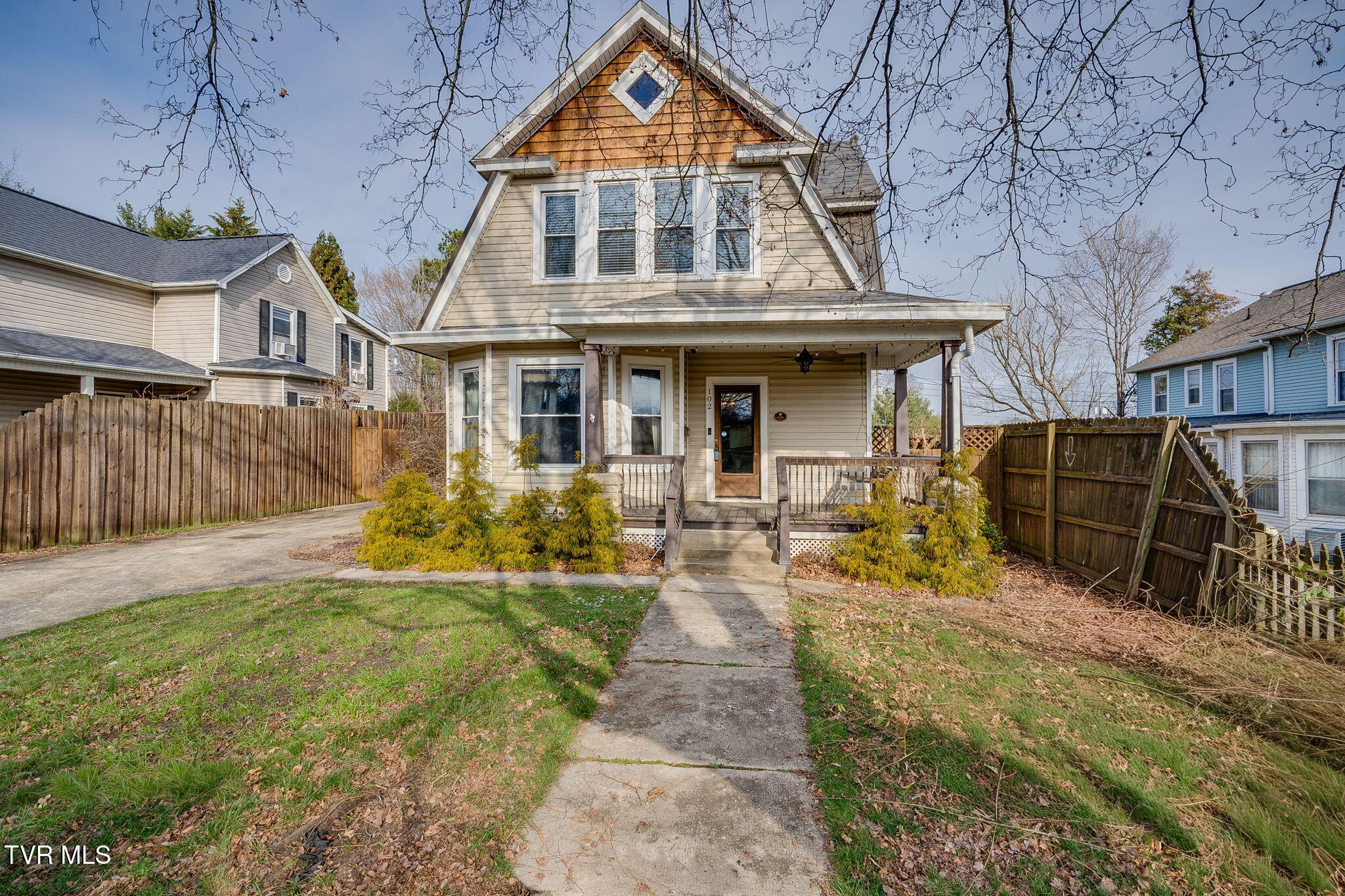102 West Maple Street — photo