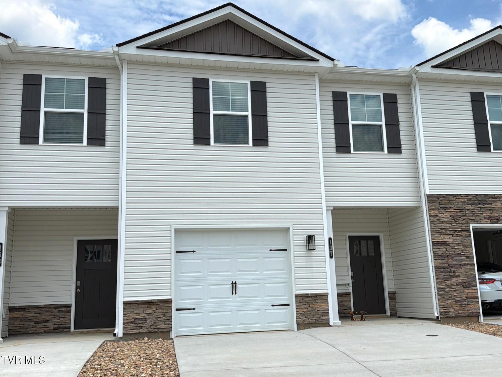 137 Holt Way — photo