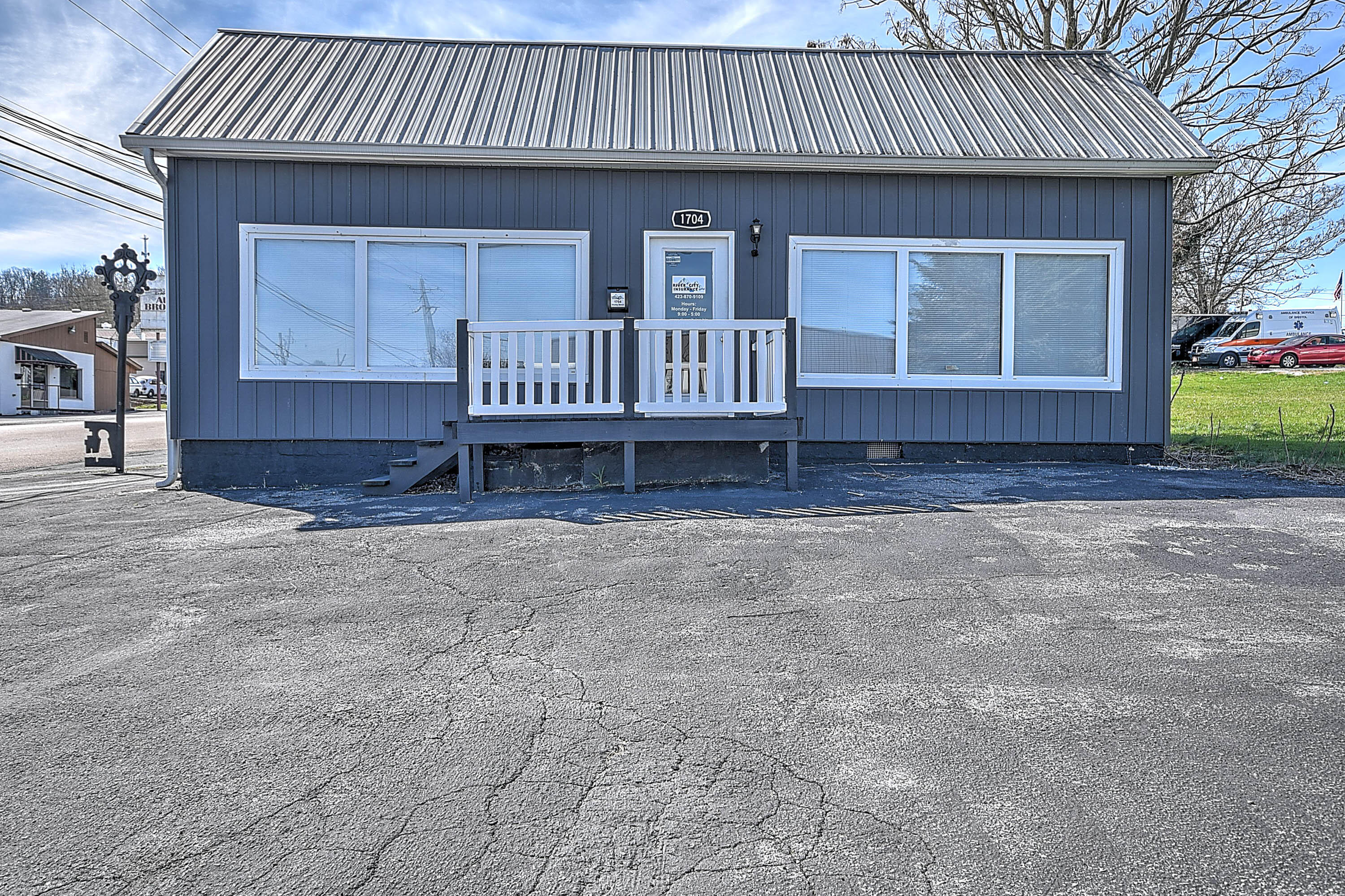 1704 Shelby Street — photo