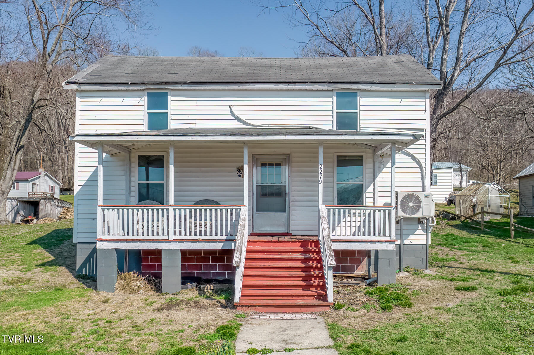 2279 Saltville Highway — photo