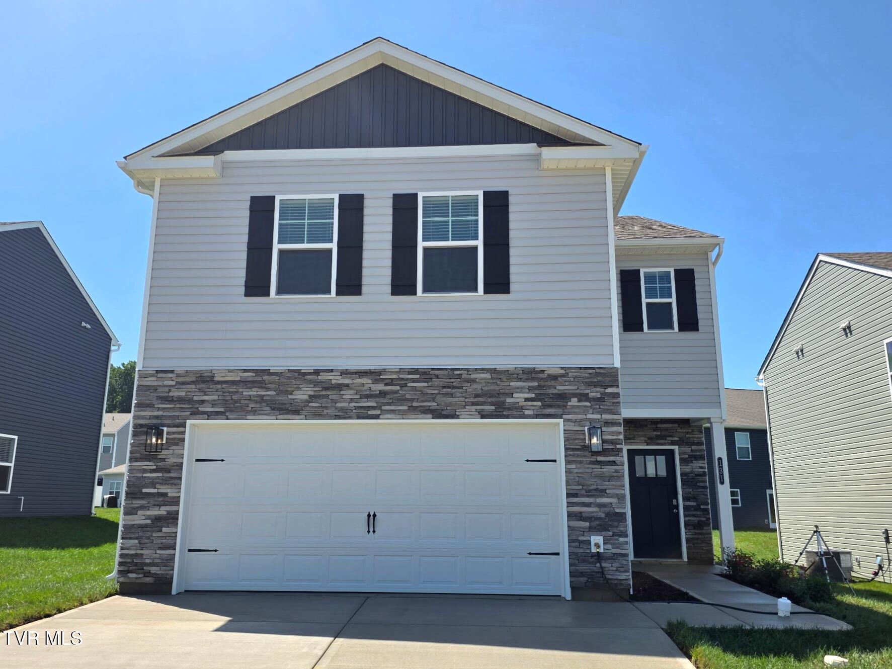 131 Wisteria Drive — photo