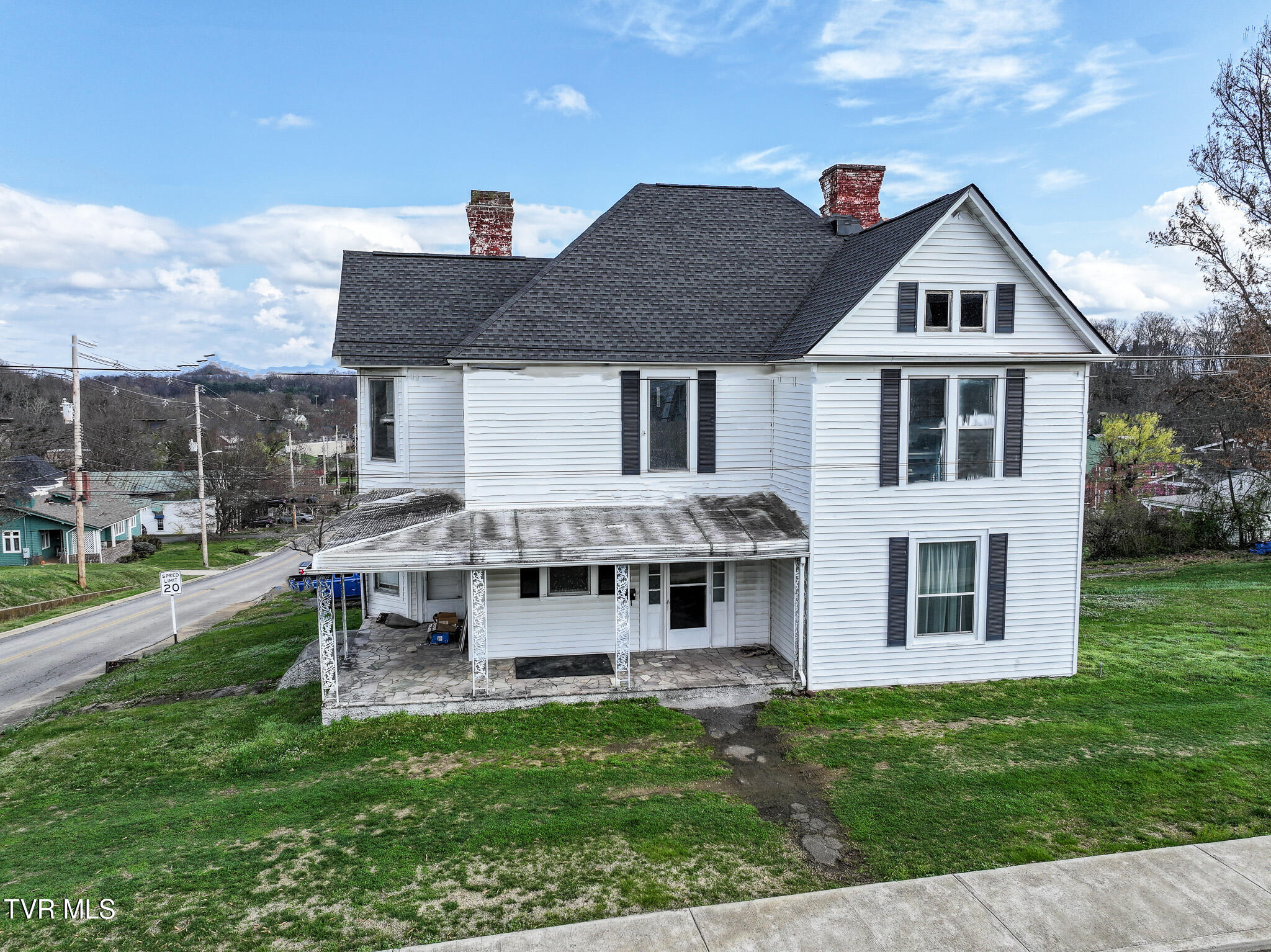 301 South Irish Street — photo
