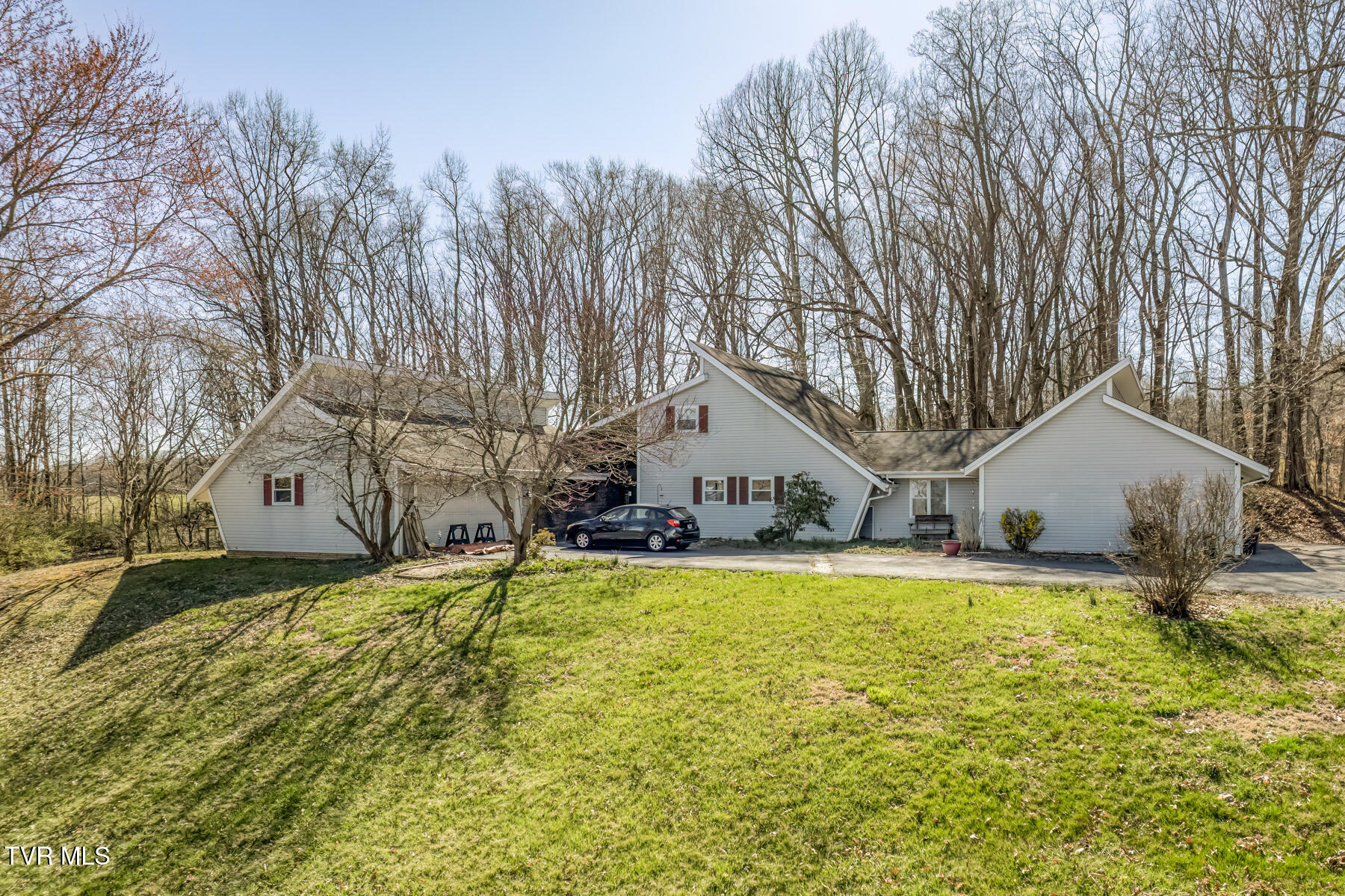 16 Chaucer Court — photo