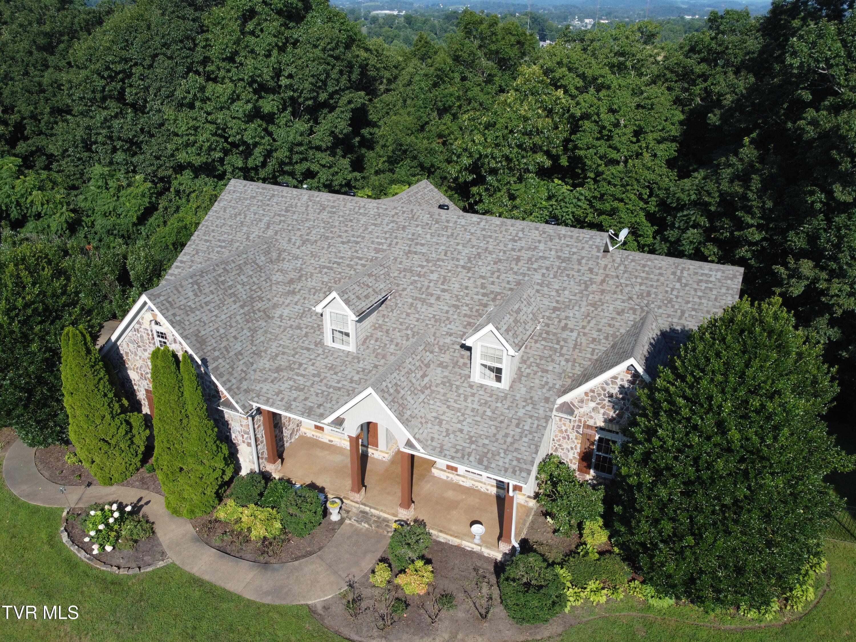 1184 Cliffview Circle — photo