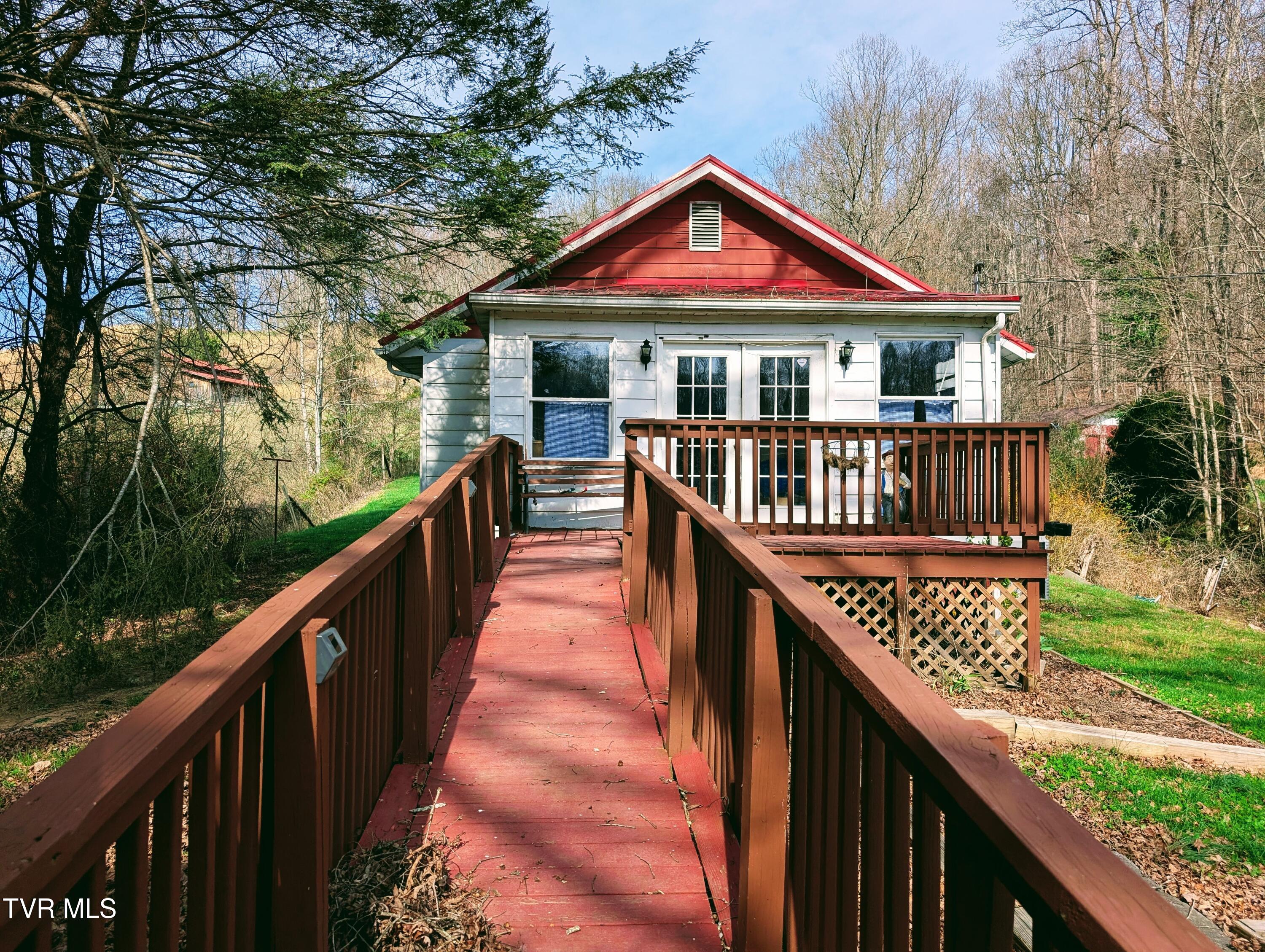 155 Selfe Drive — photo